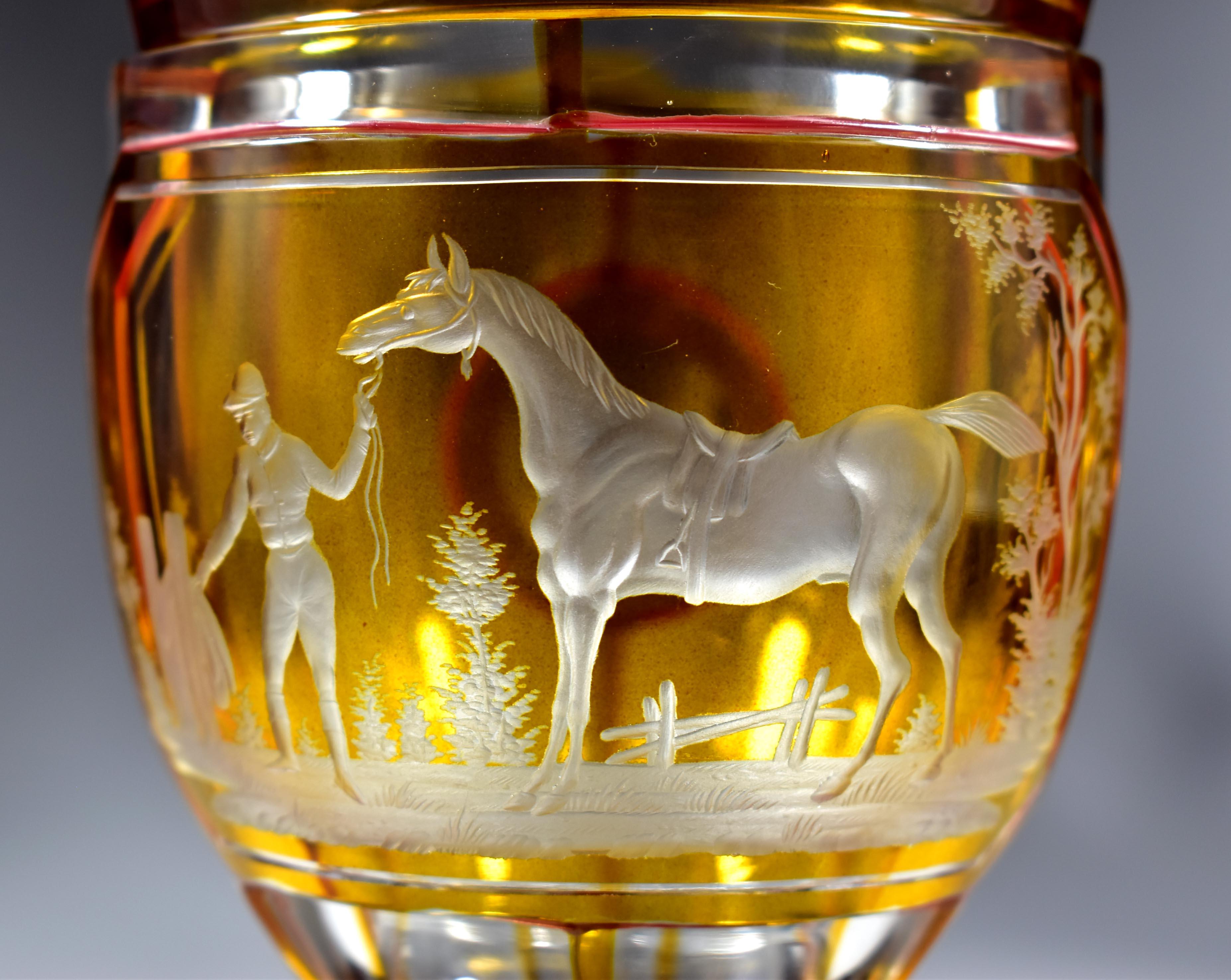 Fine XIX secolo Vetro antico Goblet- Ambra Lazure,  Cavallo e fantino incisi