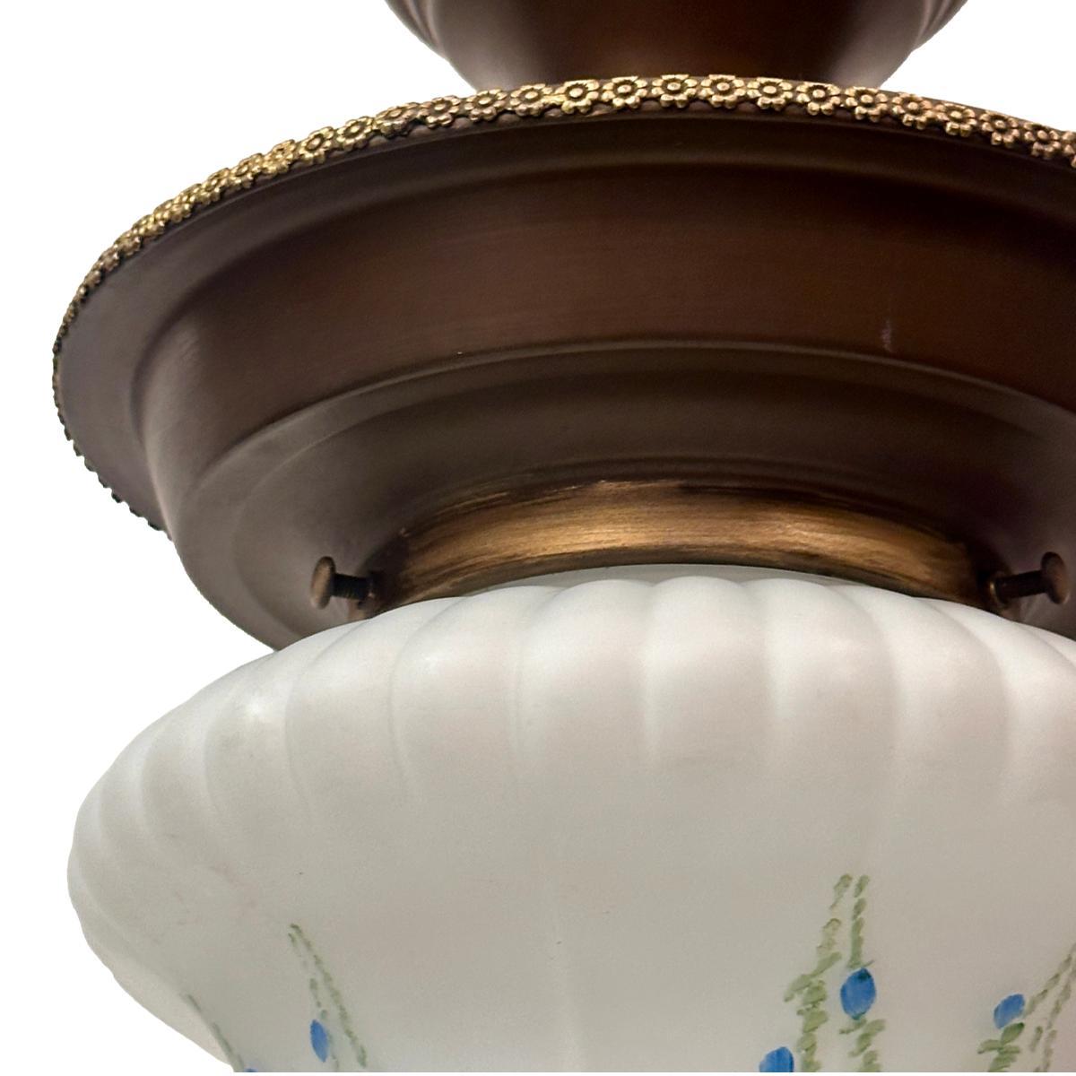 Lanterne ancienne en verre avec fleurs bleues en vente 1
