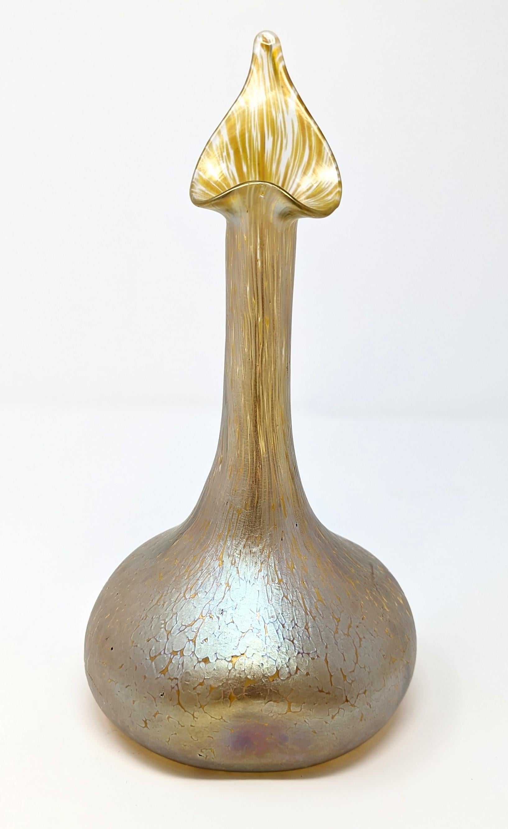 Tchèque Vase en verre ancien Candia Papillon Loetz Witwe Bohemia vers 1898 Art Nouveau en vente