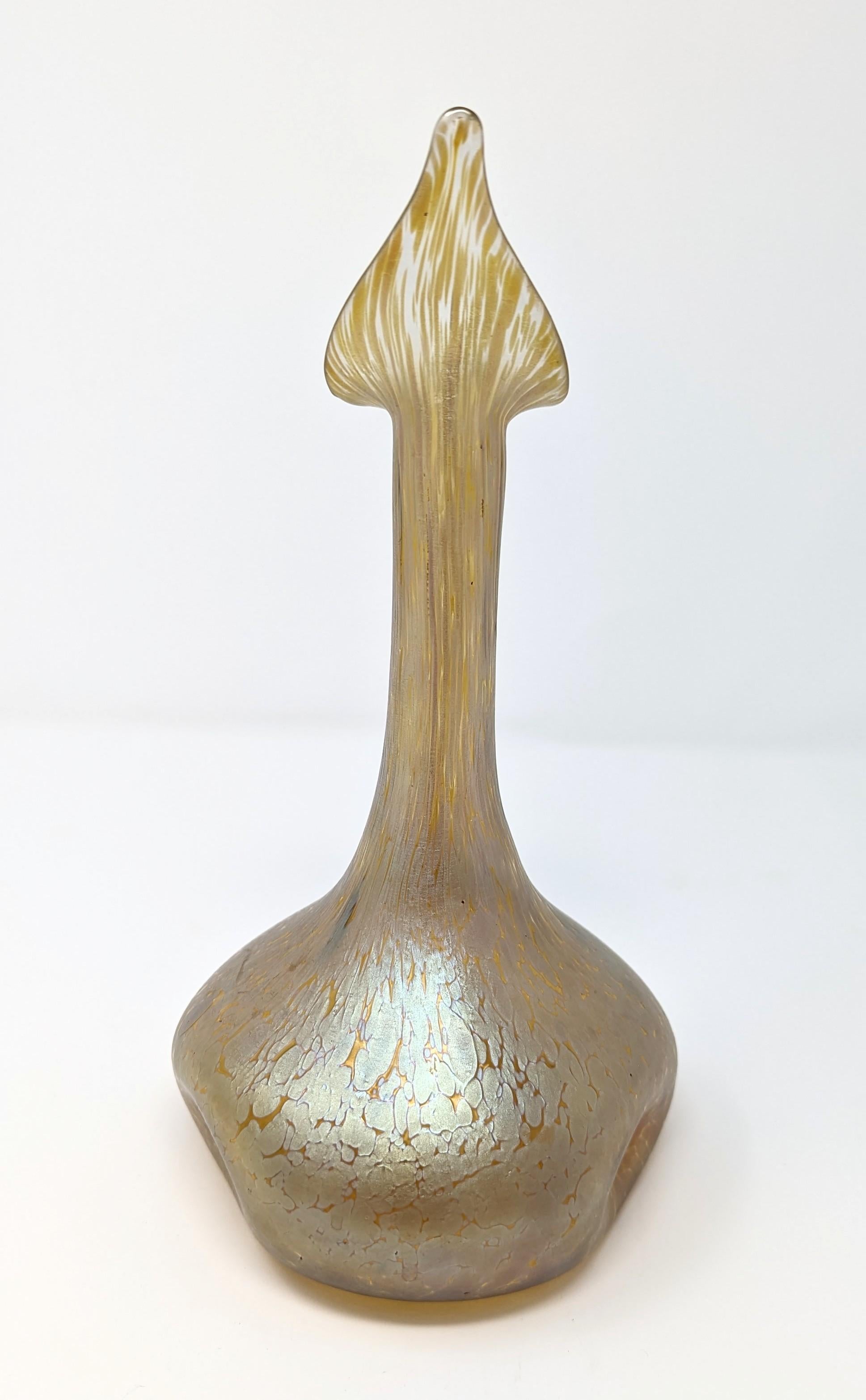 XIXe siècle Vase en verre ancien Candia Papillon Loetz Witwe Bohemia vers 1898 Art Nouveau en vente