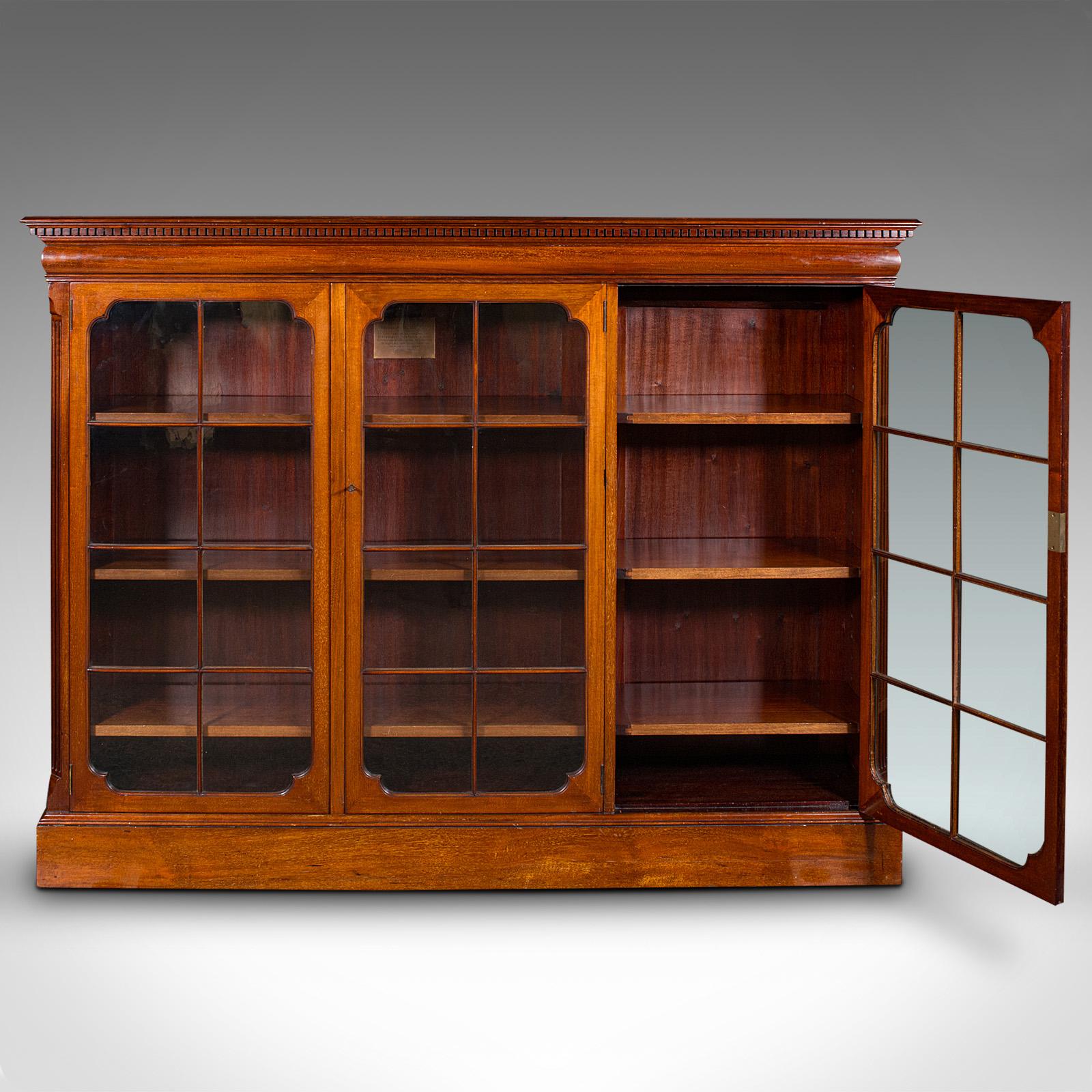 Antique Glazed Bookcase, English, Walnut, Library Cabinet, Edwardian, Circa 1910 In Good Condition In Hele, Devon, GB