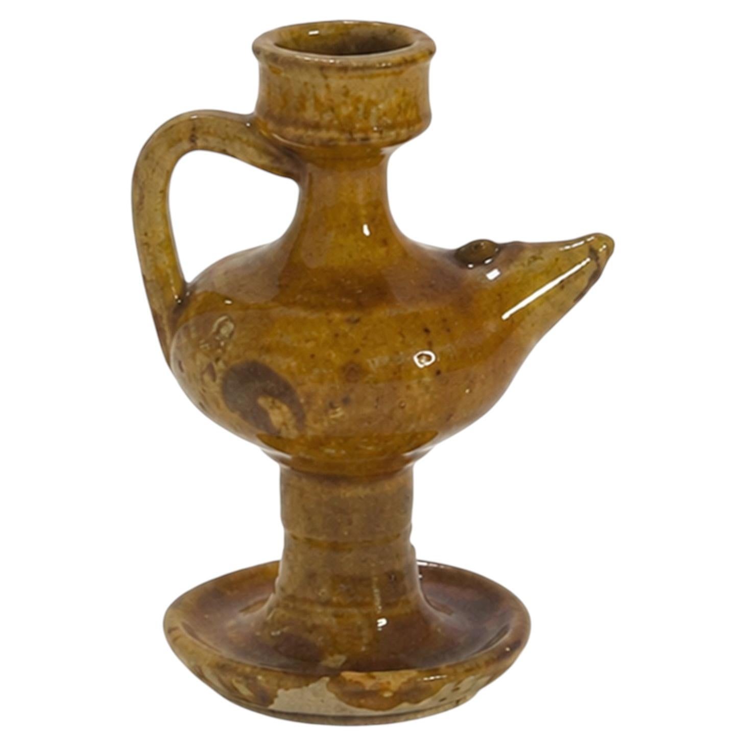 Lampe à huile ancienne en céramique émaillée, finition ocre, Italie du Sud, 1880 en vente