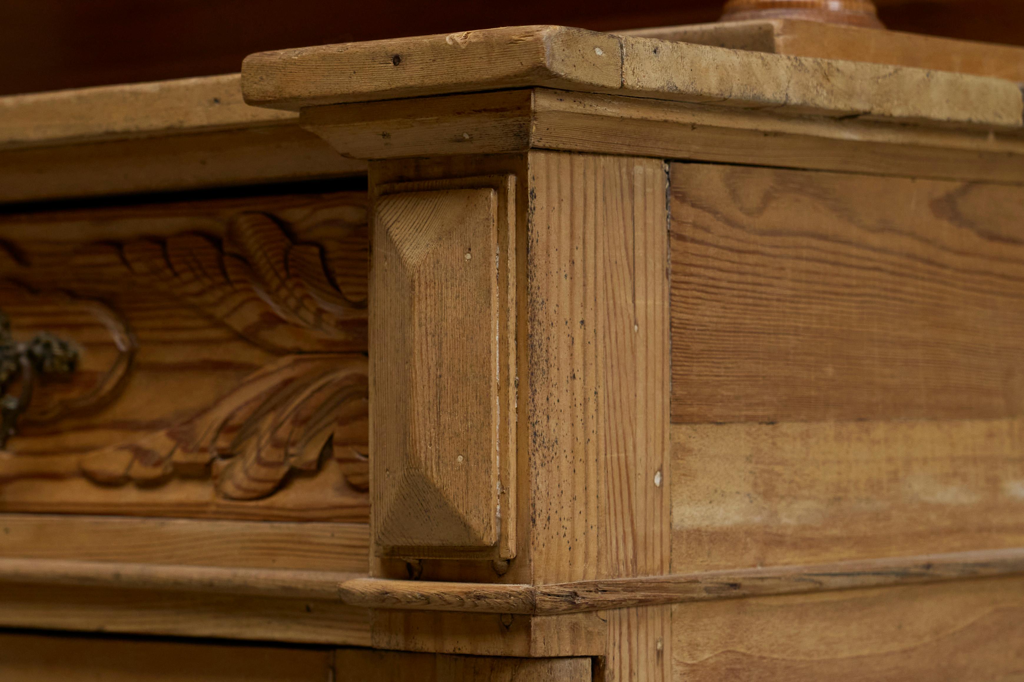 Antique Glazed Dresser in Solid Pine 19th Century im Angebot 3