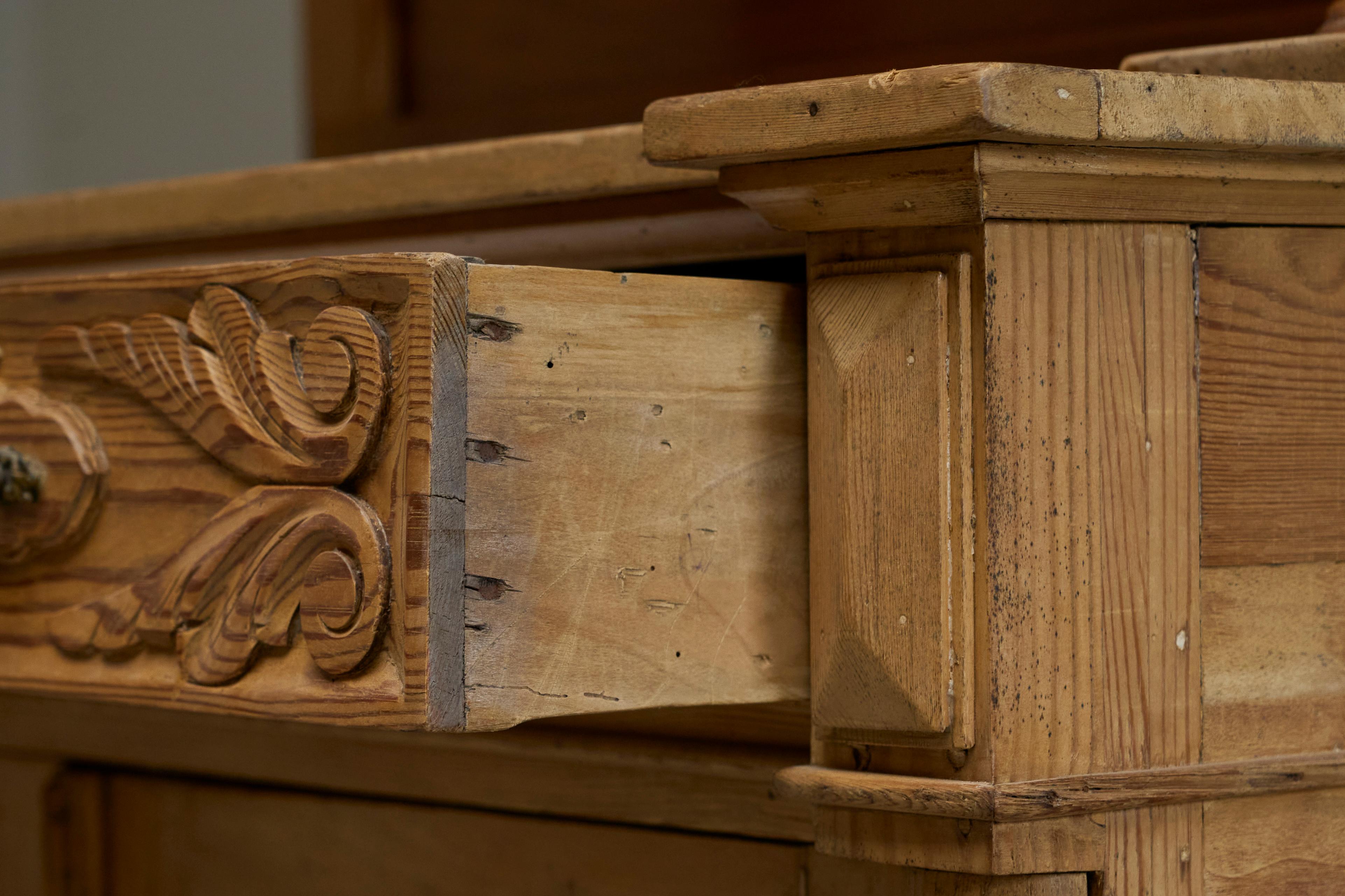 Antique Glazed Dresser in Solid Pine 19th Century im Angebot 5