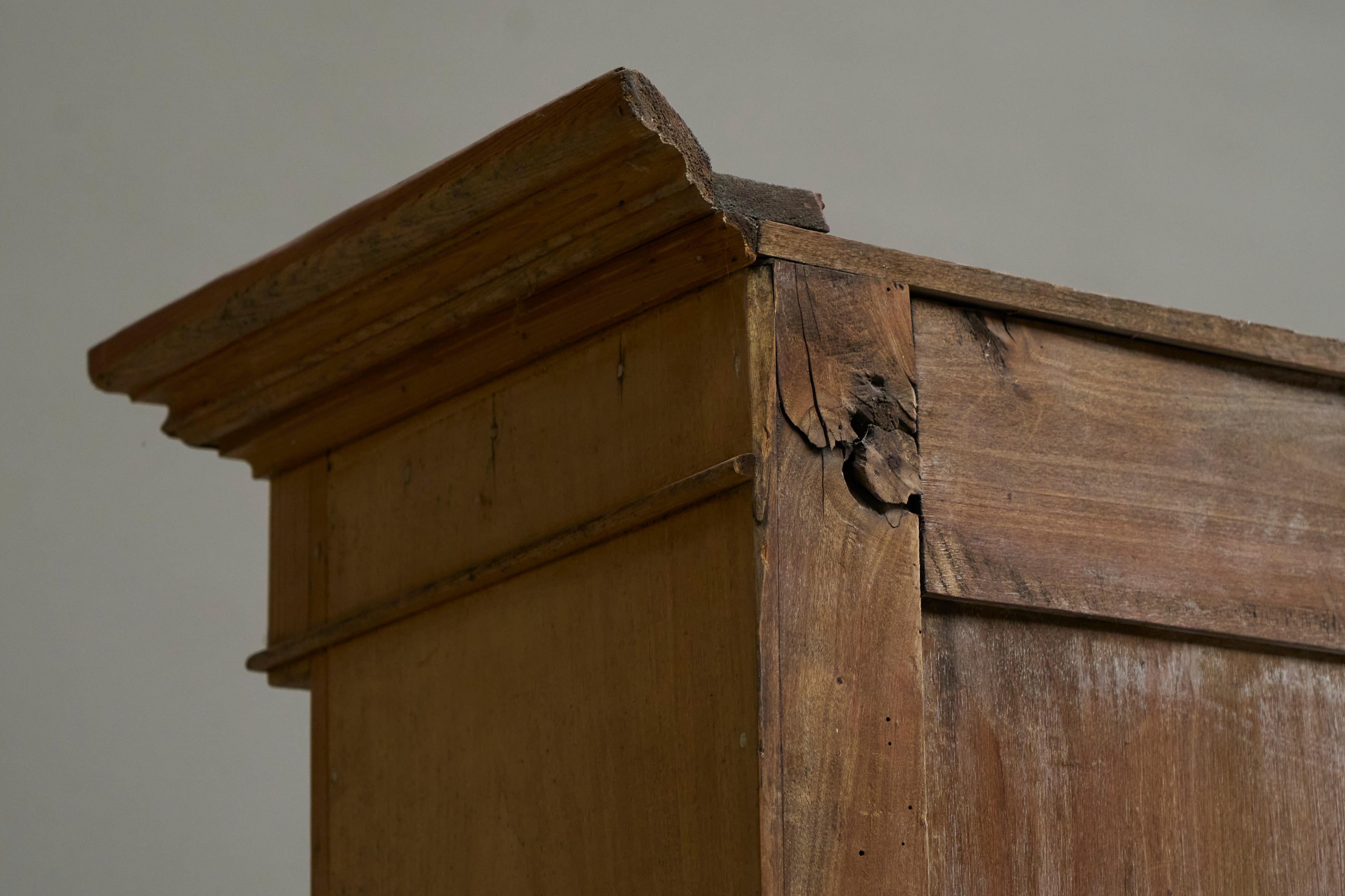 Antique Glazed Dresser in Solid Pine 19th Century im Angebot 11
