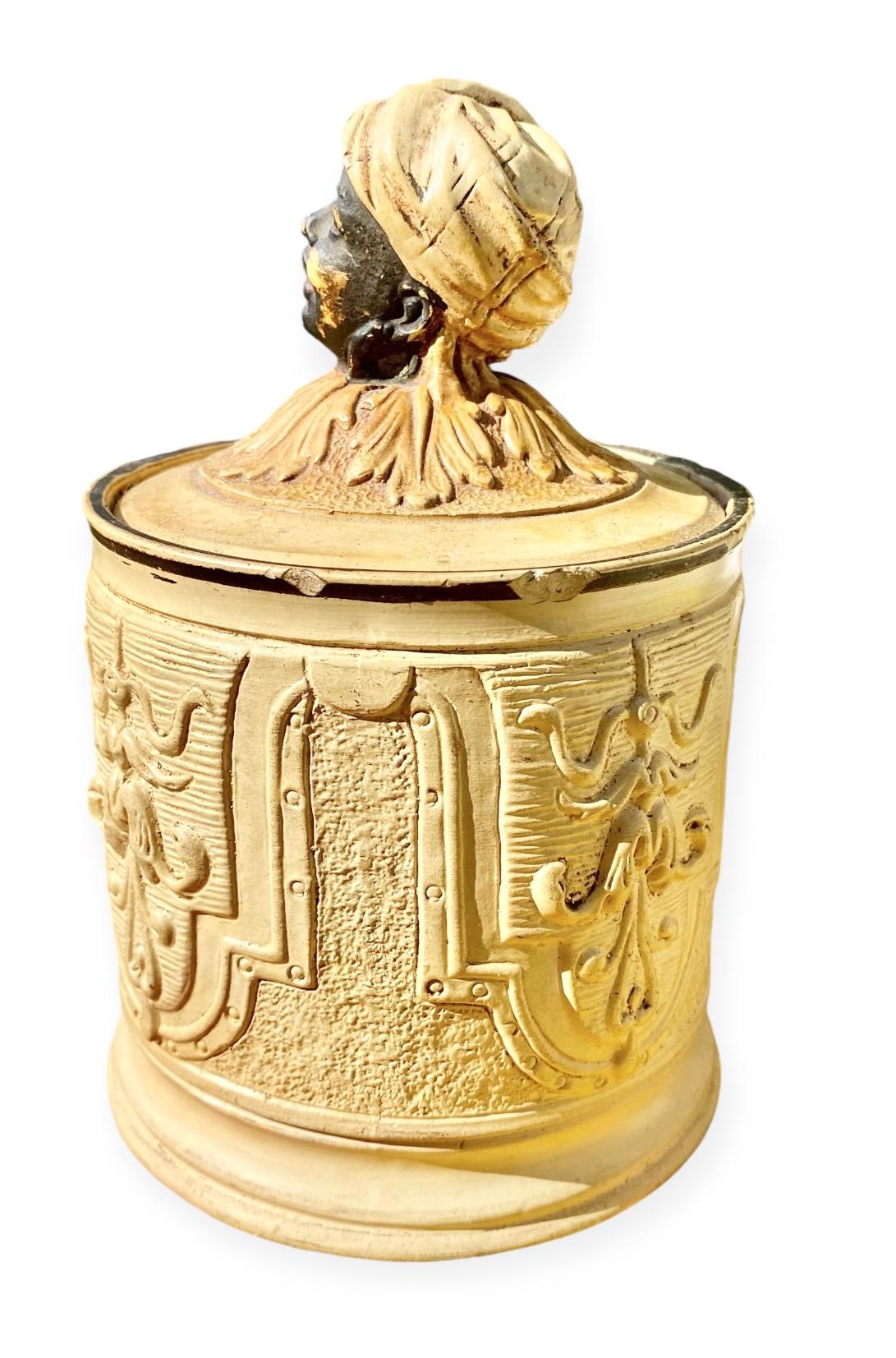 Humidor ancien en terre cuite vernissée Blackamoor de Johann Maresch en vente 3