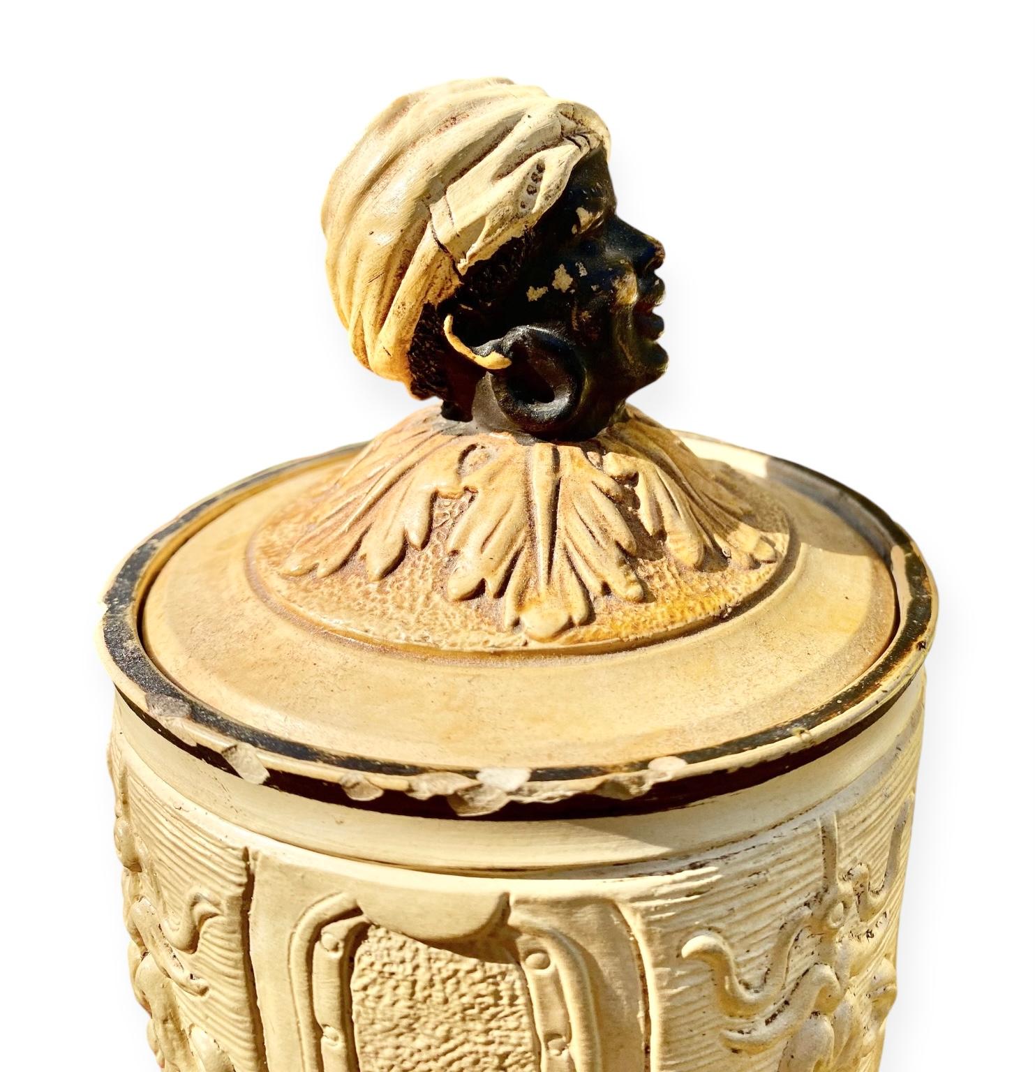 Humidor ancien en terre cuite vernissée Blackamoor de Johann Maresch en vente 4
