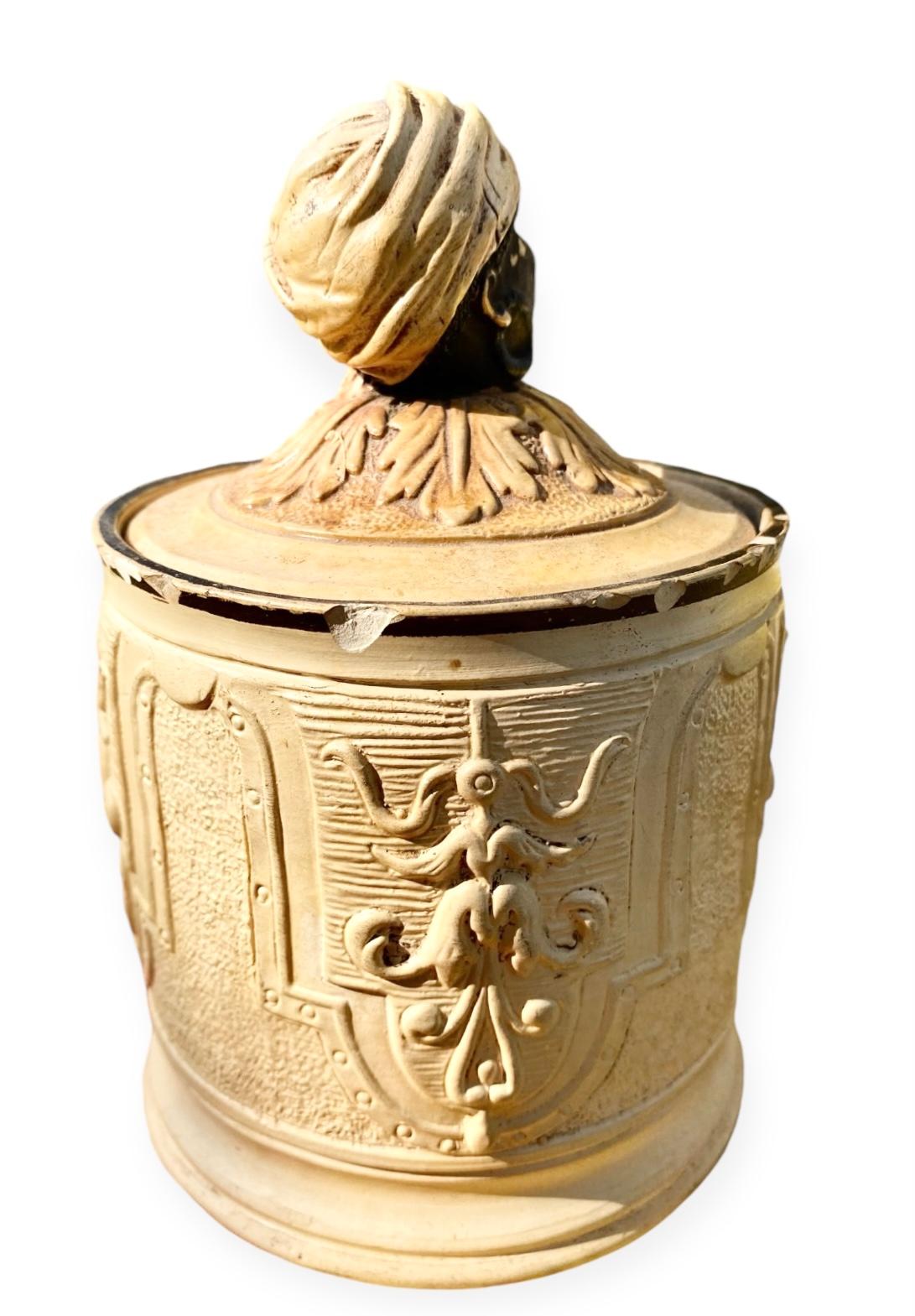 Humidor ancien en terre cuite vernissée Blackamoor de Johann Maresch en vente 5