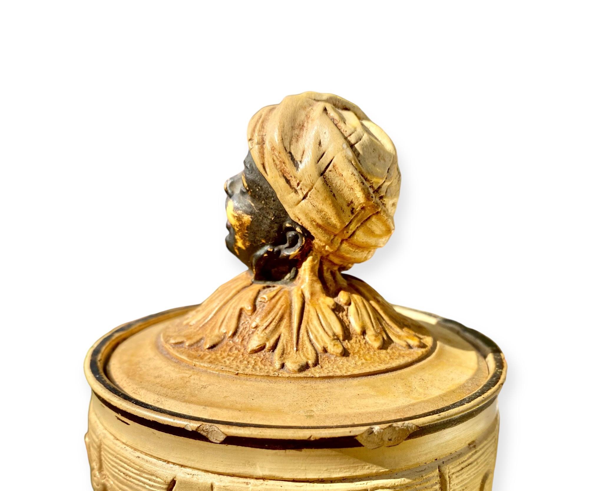 Humidor ancien en terre cuite vernissée Blackamoor de Johann Maresch en vente 1