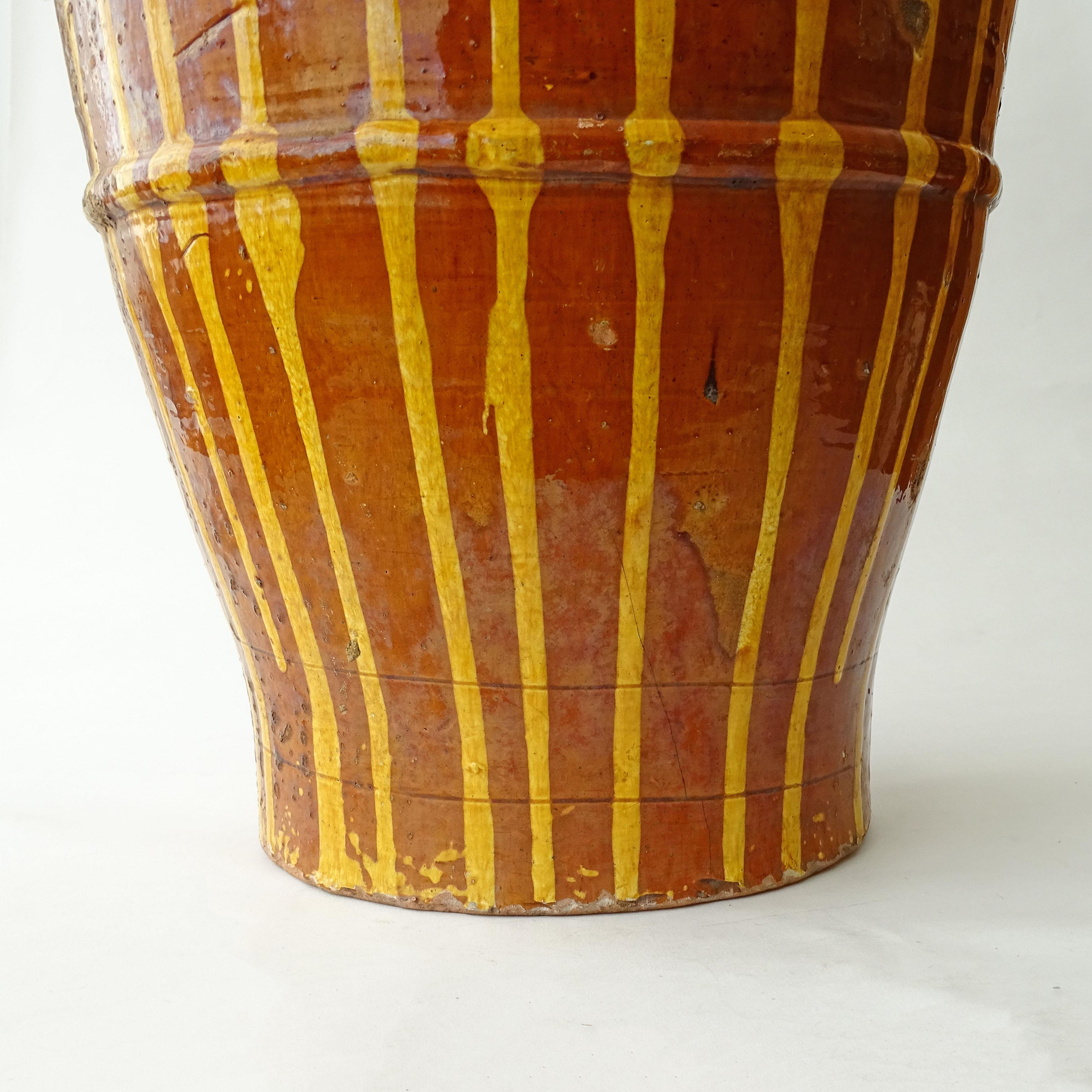 Antigua jarra de terracota vidriada, Italia, 1900 en Bueno estado para la venta en Milan, IT