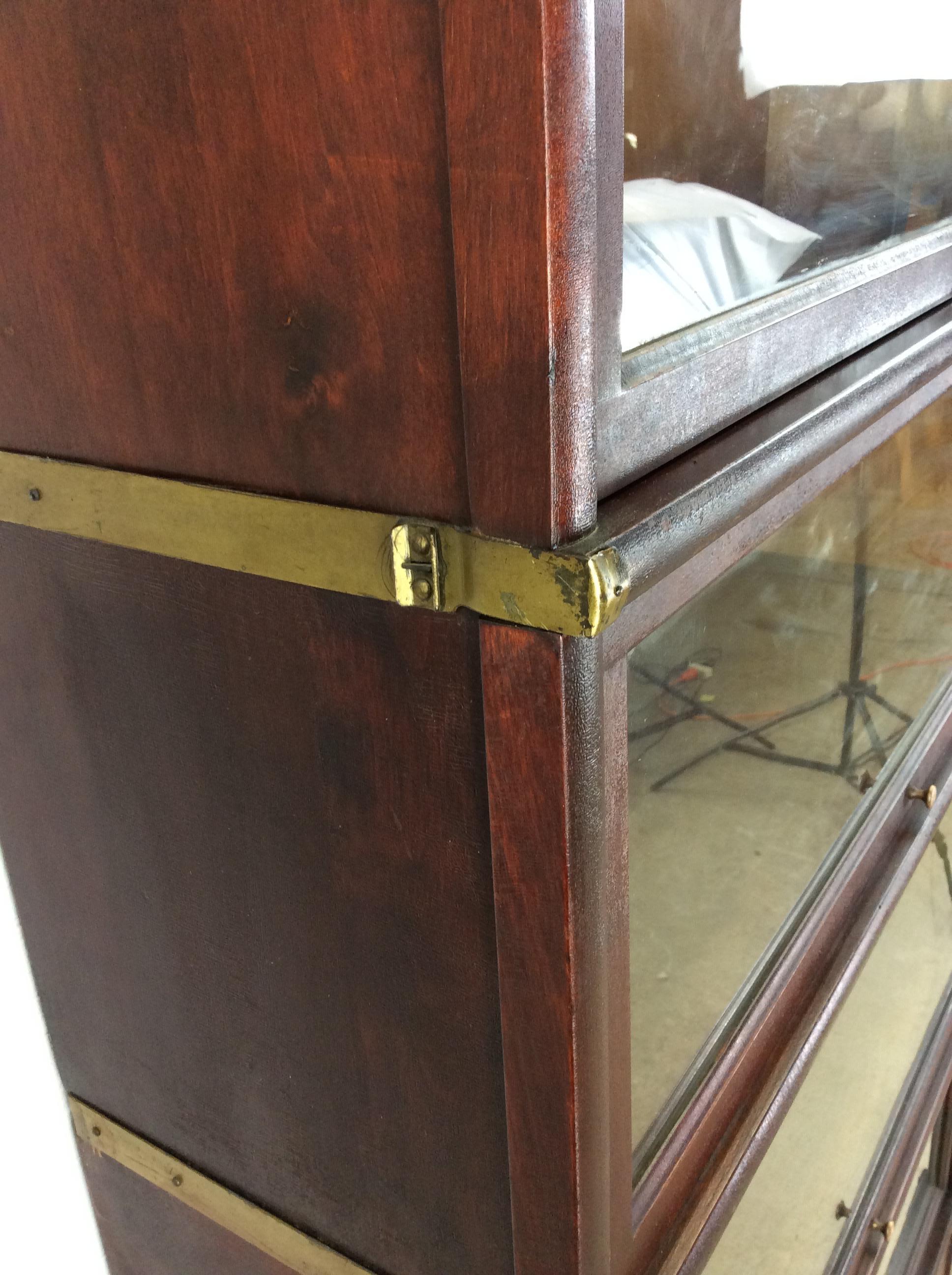 Librería Antigua Globe Wernicke de 4 Cajas con Acabado Caoba en venta 5