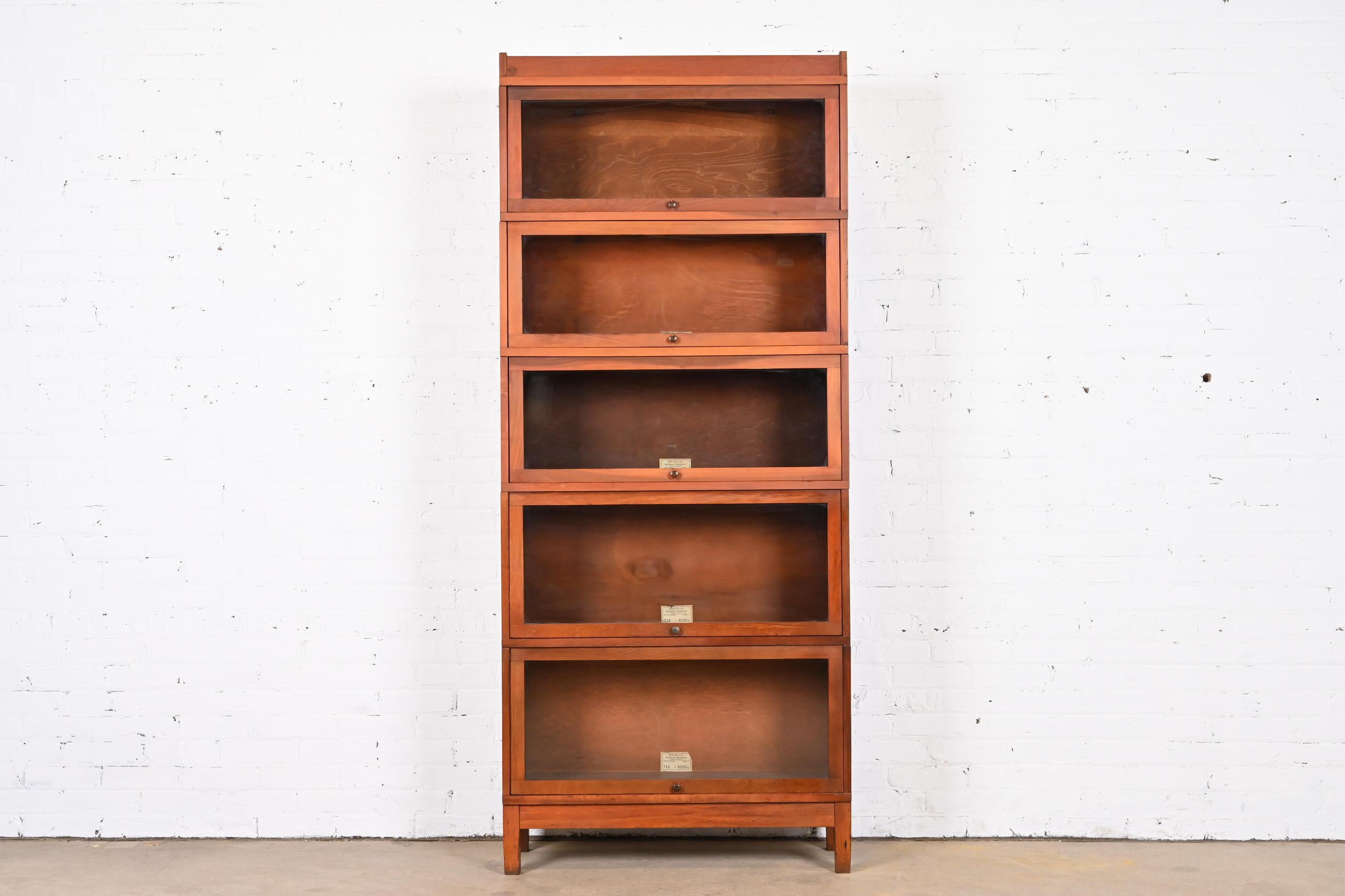 Antique Globe Wernicke Arts & Crafts Mahogany Five-Stack Barrister Bookcase In Good Condition For Sale In South Bend, IN