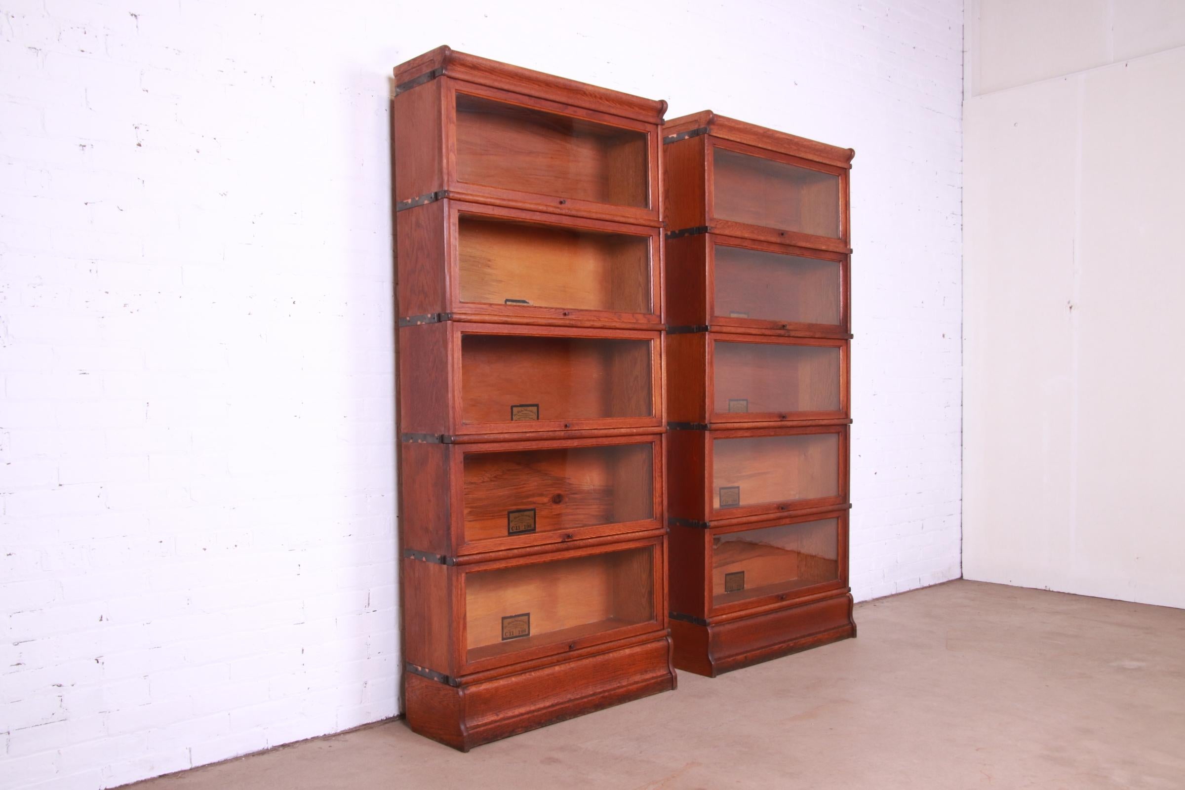 Antique Globe Wernicke Arts & Crafts Oak Five-Stack Barrister Bookcases, Pair In Good Condition In South Bend, IN