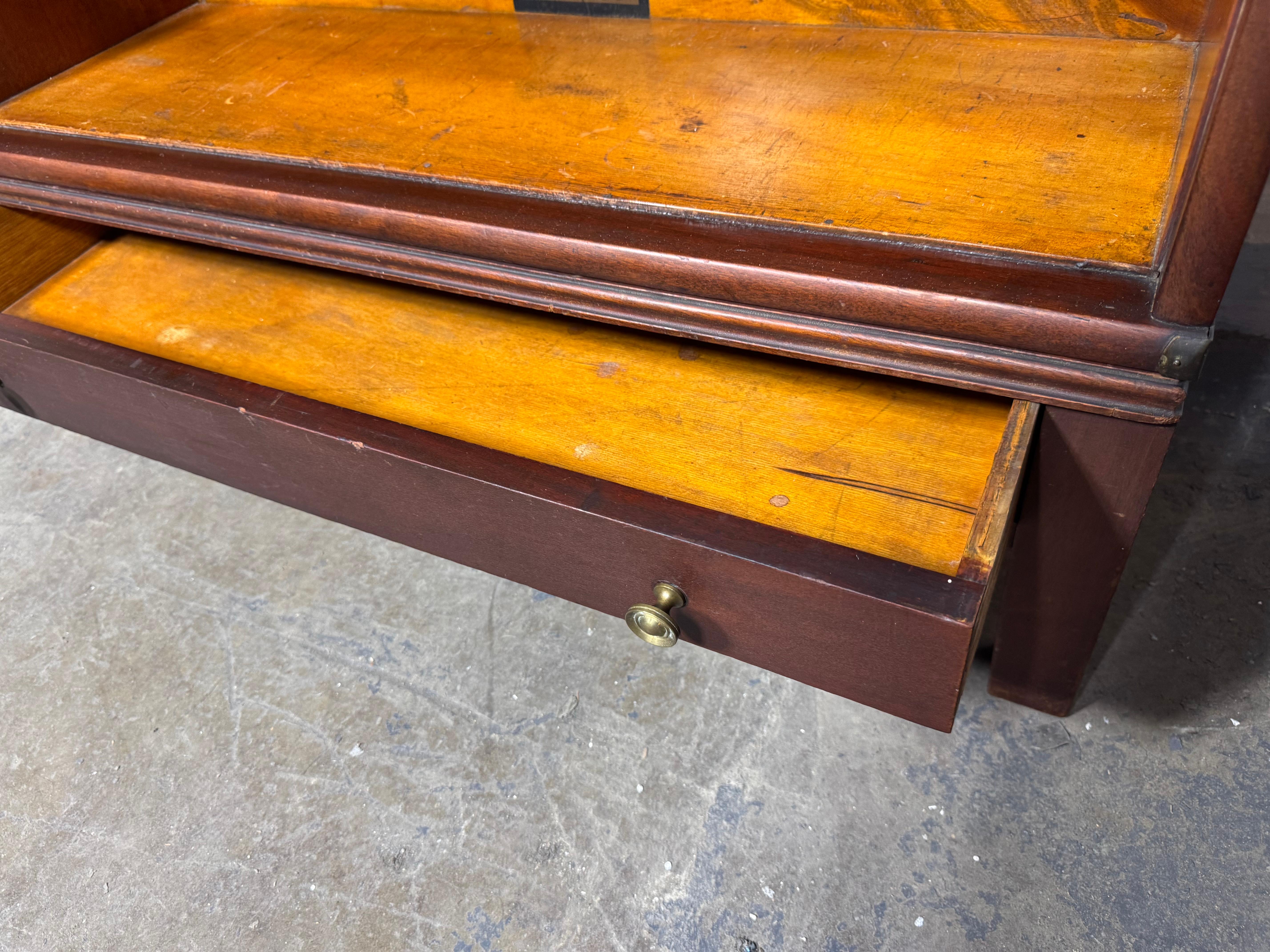 Antique Globe Wernicke Bookcase In Mahogany Of 3 Elements and Drawer In Good Condition For Sale In Buffalo, NY