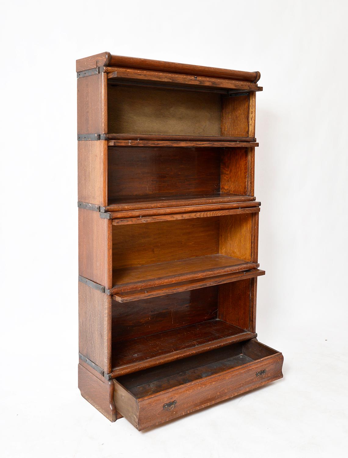 Antique Globe Wernicke Oak Glass Stacking Library Barrister Modular Bookcase In Good Condition In Sherborne, Dorset
