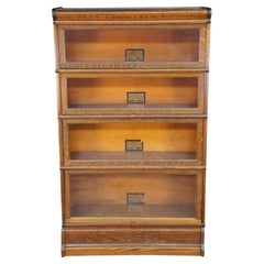 Librería apilable «Barrister» de estilo Mission de Globe Wernicke, con Oak Oak aserrado al cuarto y diseño «Antique Globe», 147 cm