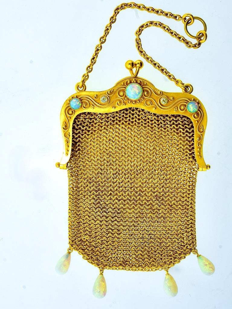 Antikes Gold, 13,5 Karat feiner australischer Opal und Diamanten, kleine Geldbörse aus Gold, um 1890 im Angebot 3