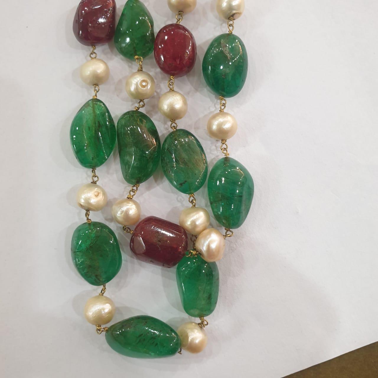 Femenino o masculino Antiguo 421 quilates esmeralda rubí antiguo Perlas collar de oro, 50-100 años de antigüedad en venta