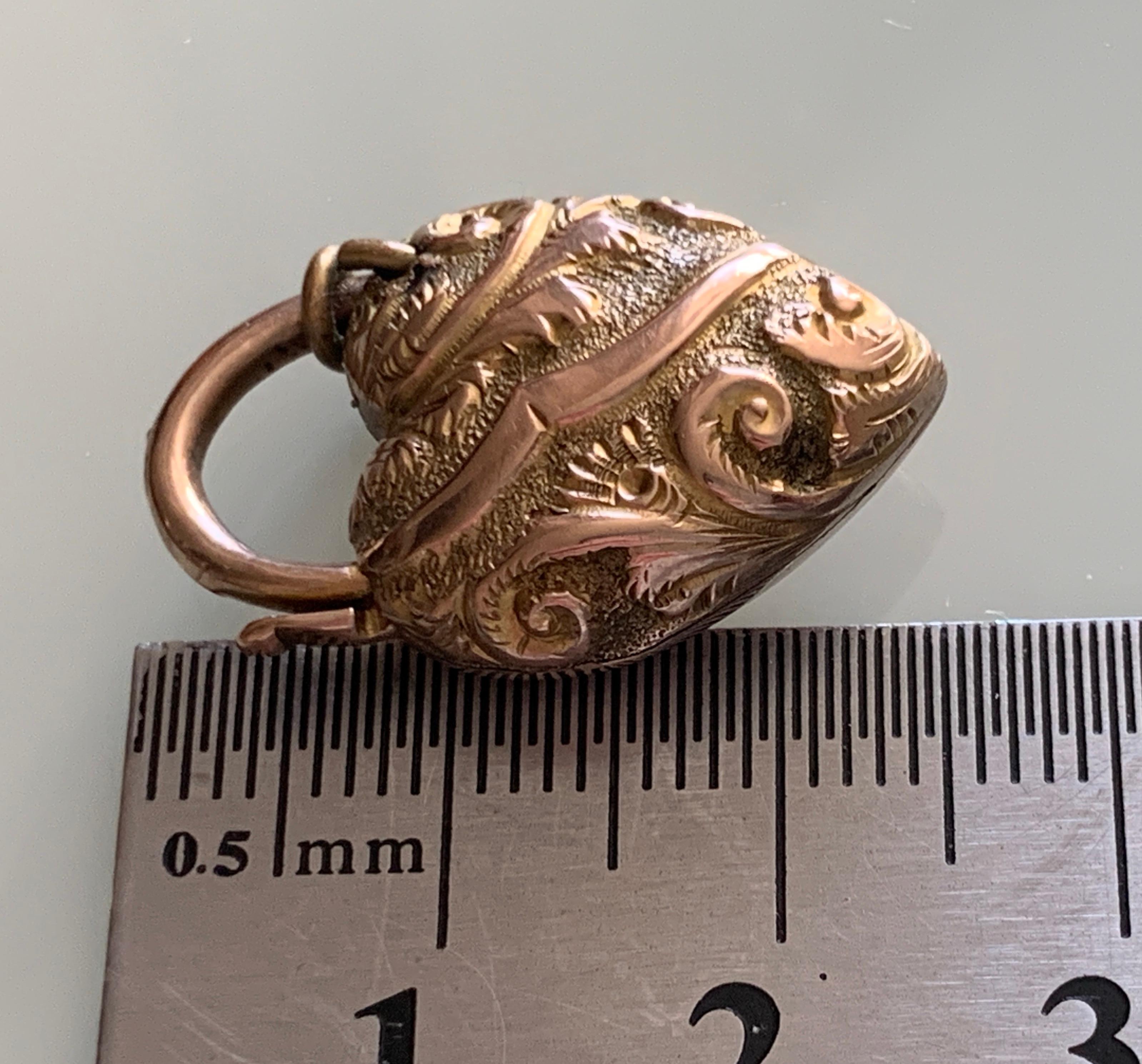 Antikes 9 Karat Herzschloss aus Gold 6