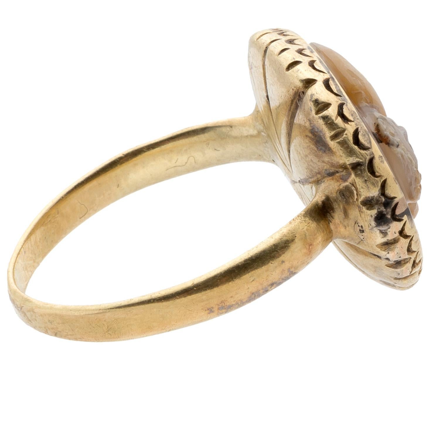 Antiker Renaissance-Kamee-Ring aus Gold und Achat für Damen oder Herren im Angebot