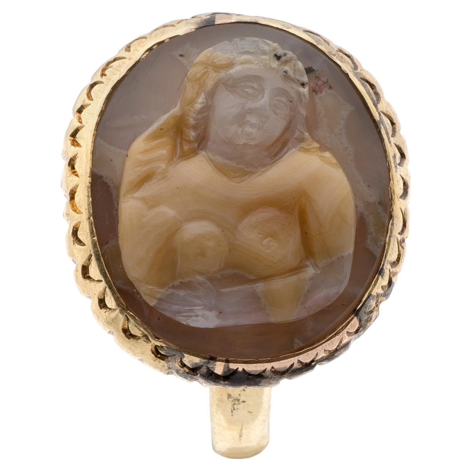 Antique Gold and Agate Renaissance Cameo Ring For Sale