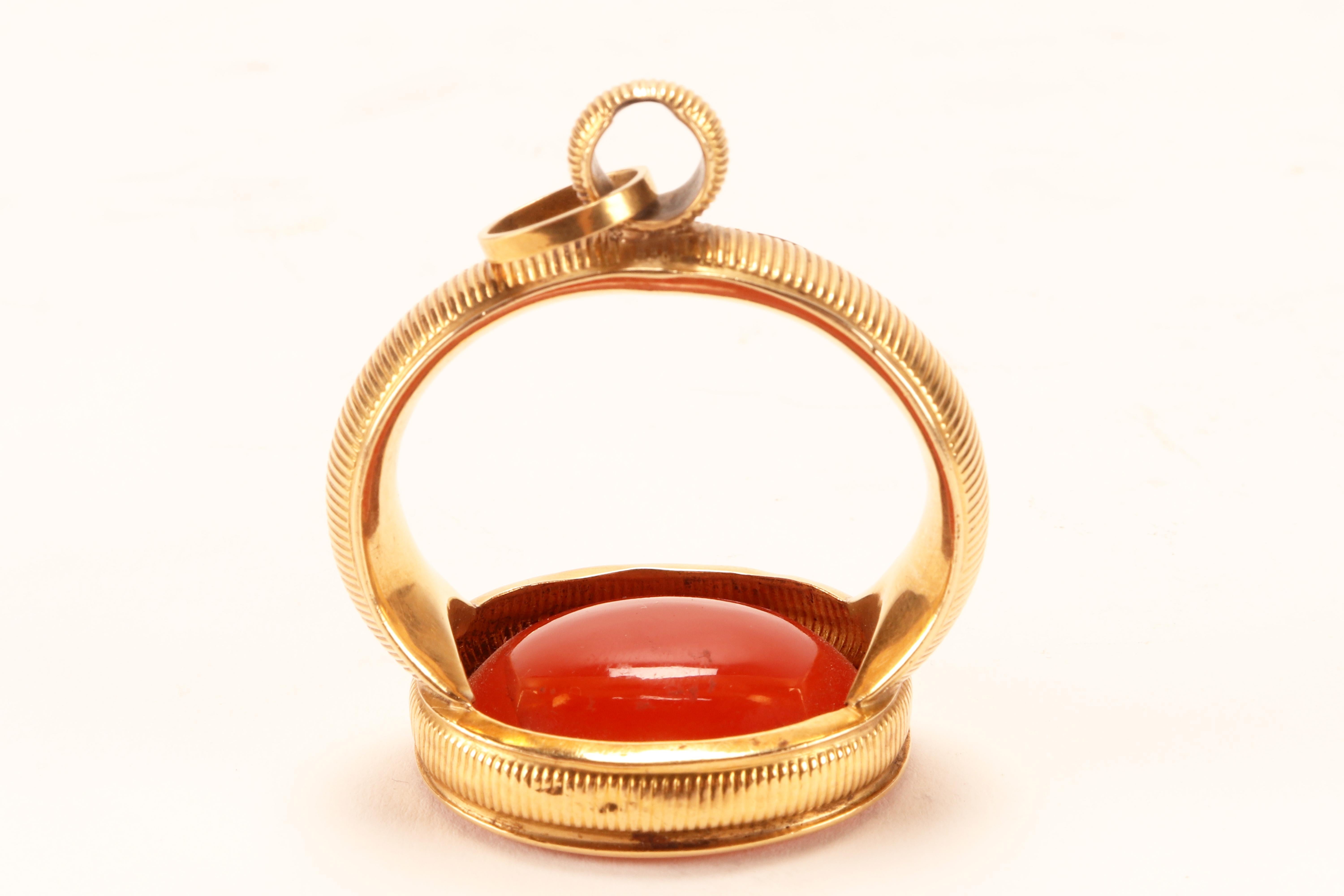 Antique gold and carnelian chain seal, England 1870.  For Sale 1