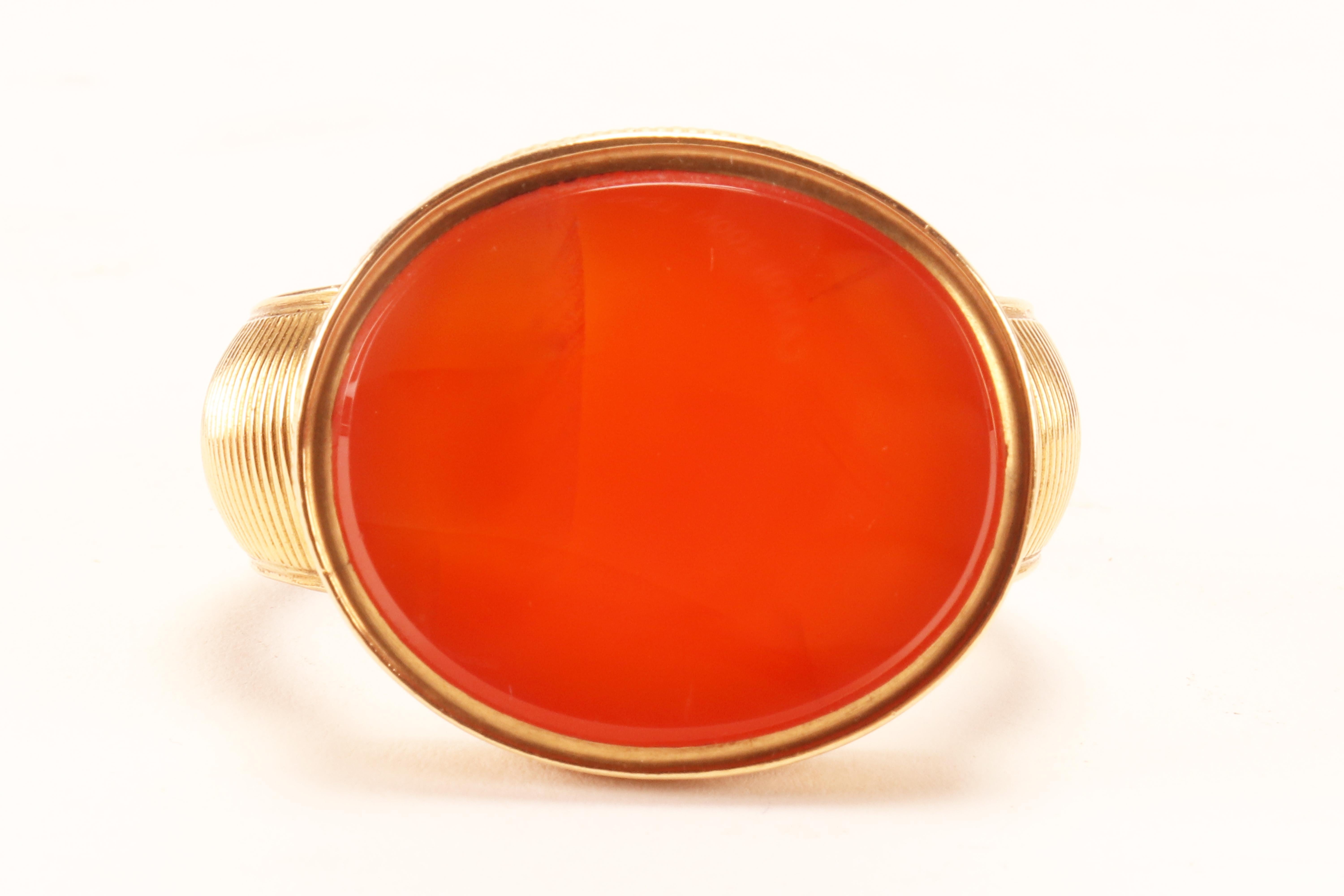 Antique gold and carnelian chain seal, England 1870.  For Sale 2