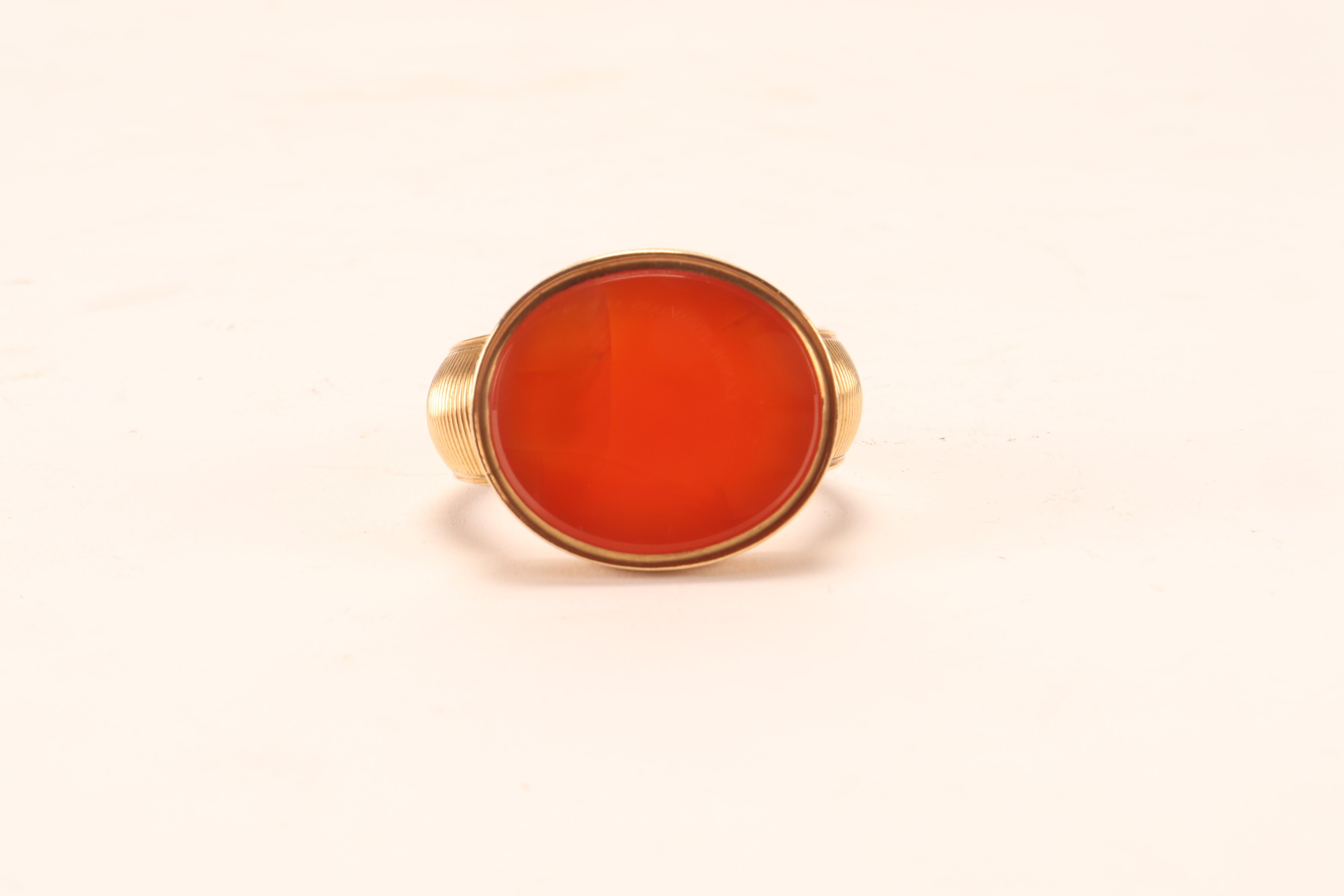Antique gold and carnelian chain seal, England 1870.  For Sale 3