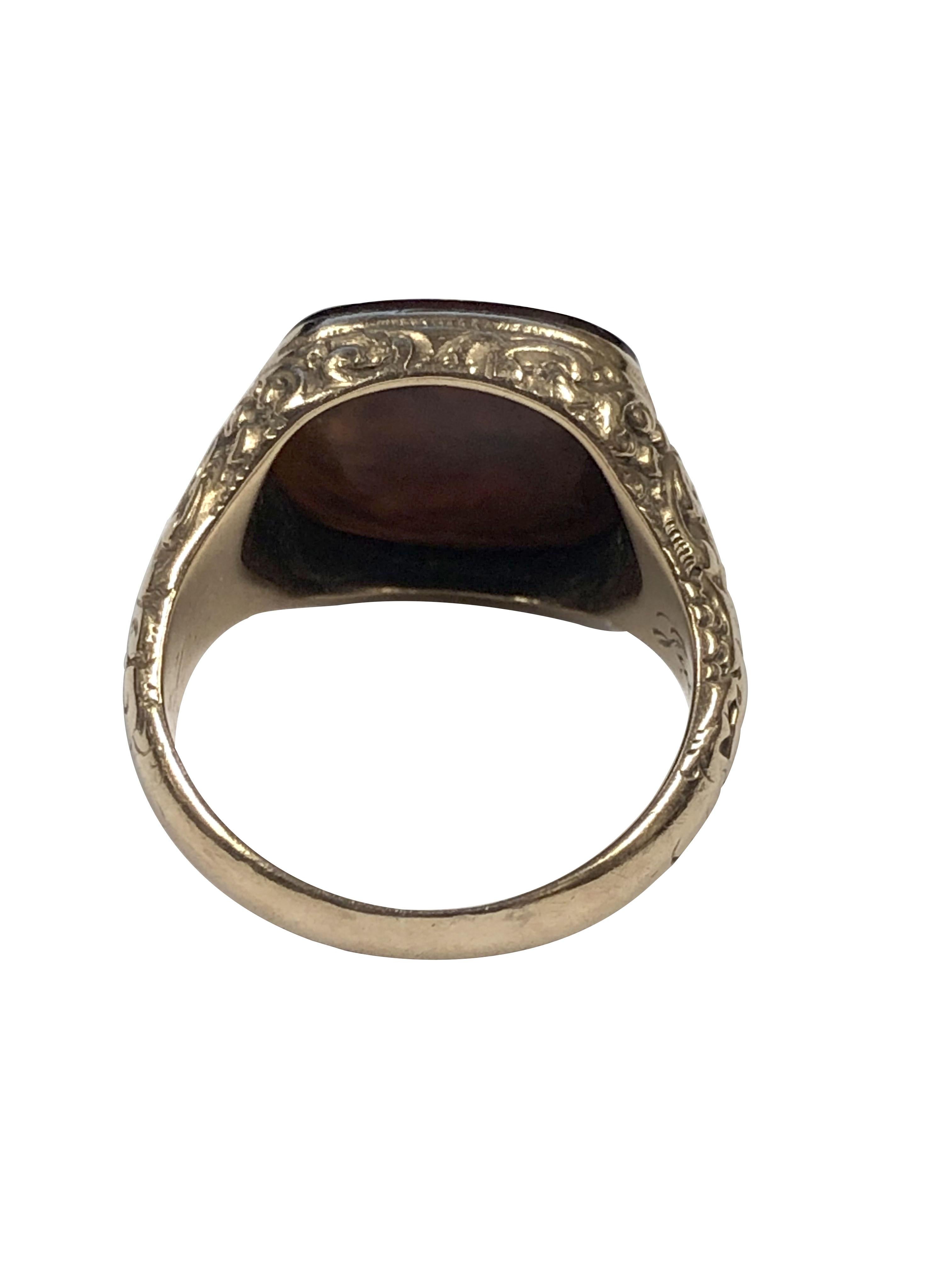 Antique Gold and Carnelian Intaglio Signet Ring In Good Condition For Sale In Chicago, IL