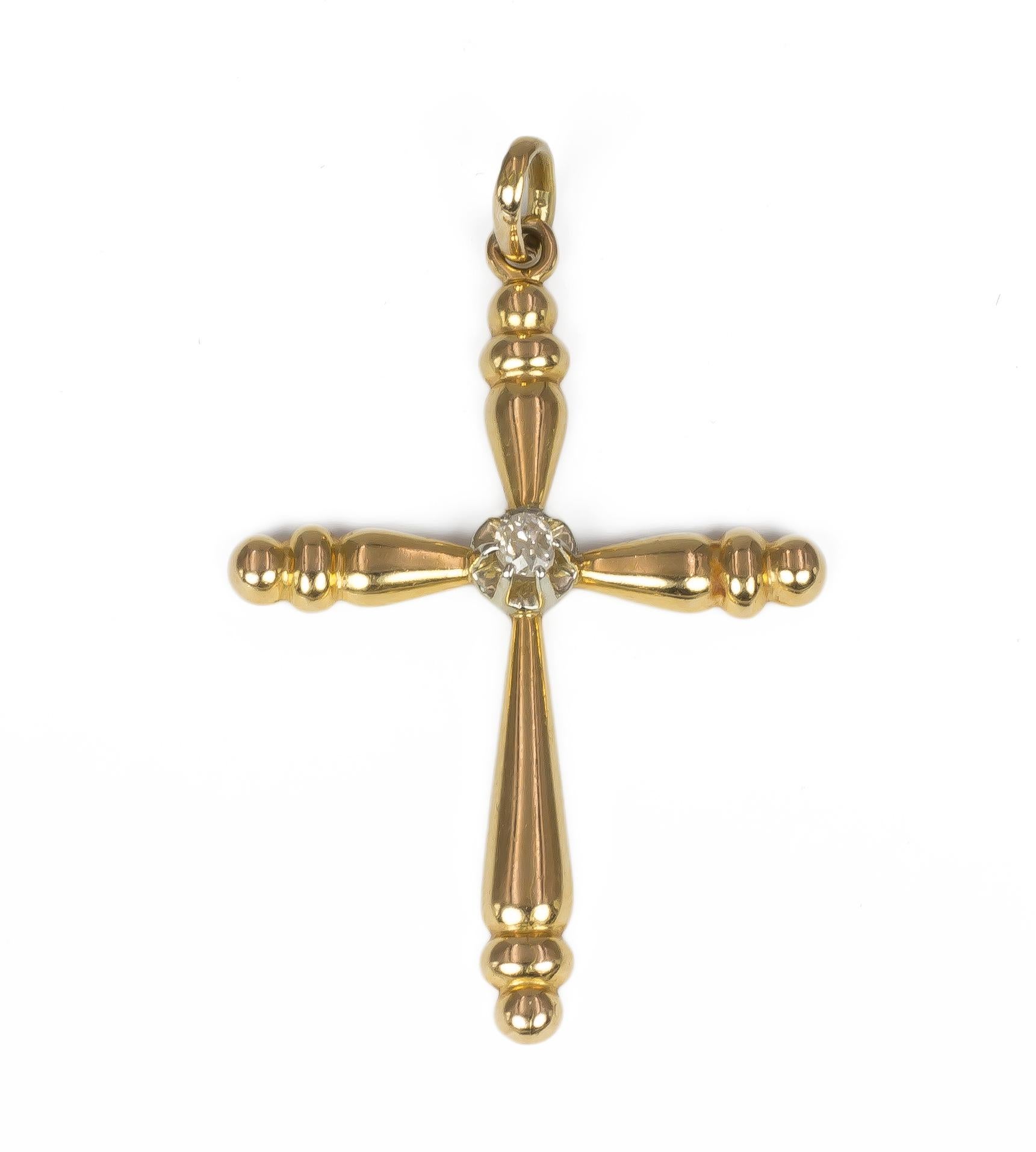 Antique Gold and Diamond Crucifix Pendant, 1940s In Good Condition In Bologna, IT
