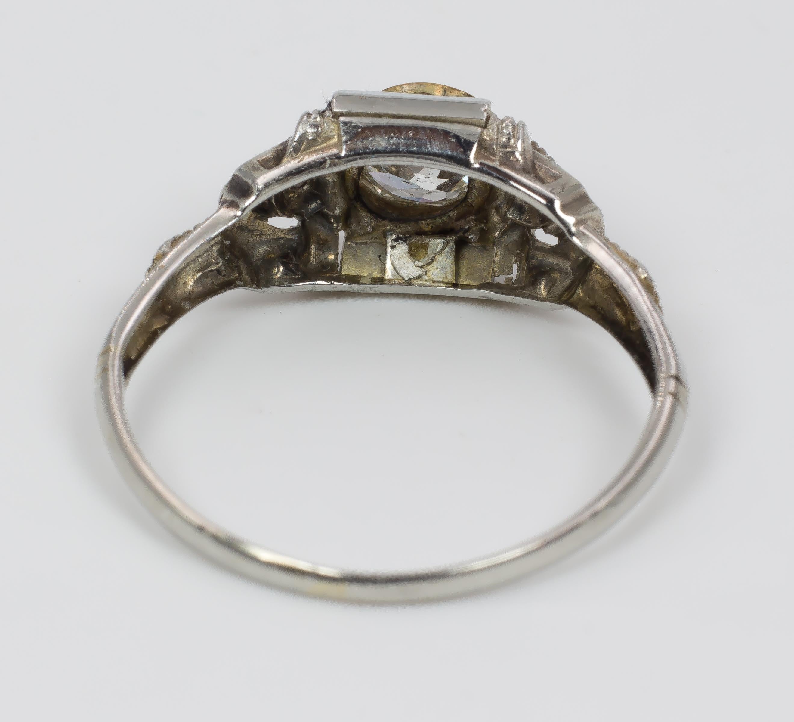 Antique Gold and Diamond Solitaire Ring, 1930s In Good Condition In Bologna, IT