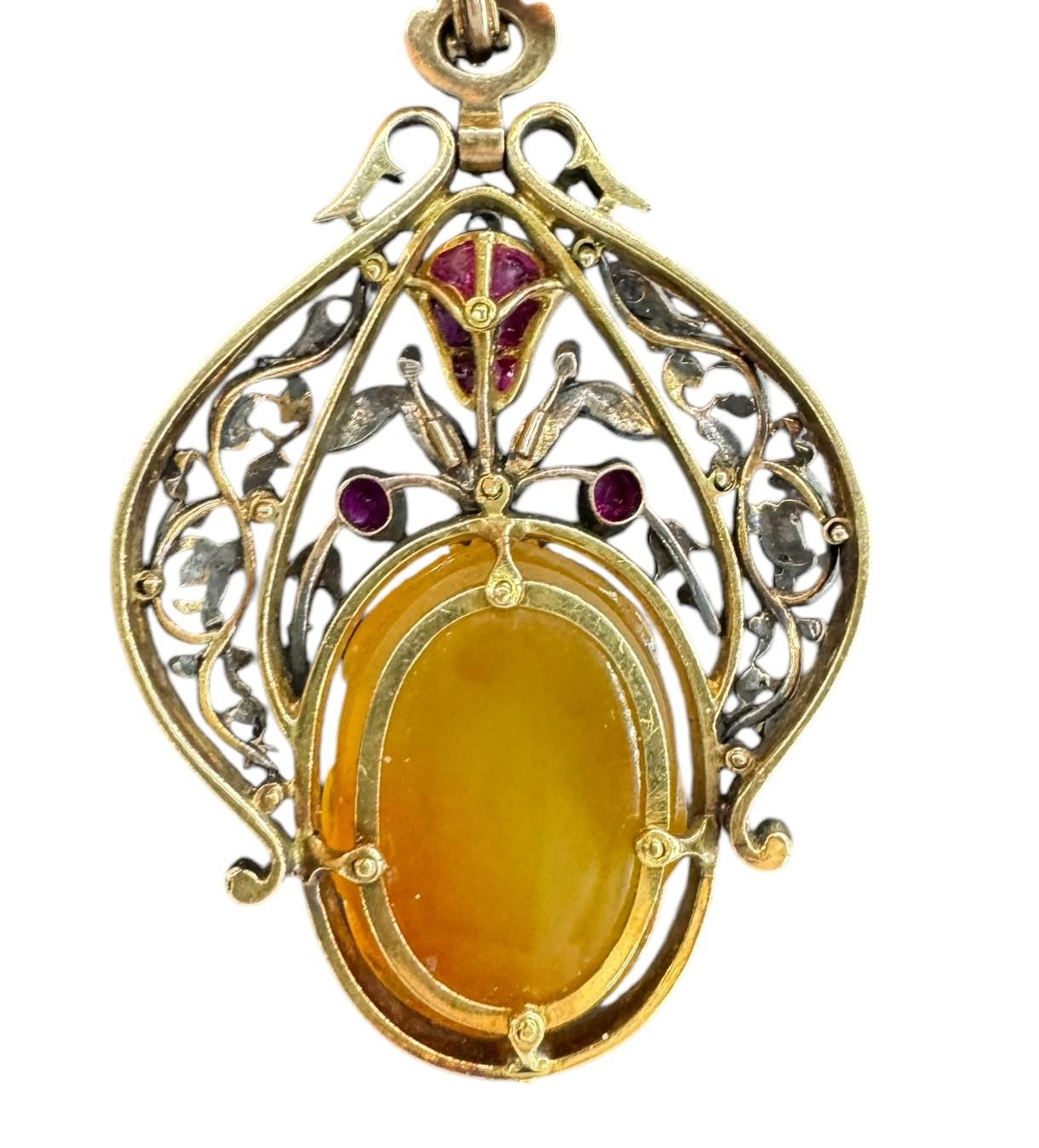 Pendentif en or antique et diamants en forme de scarabée Excellent état à Tel Aviv-Yafo, IL