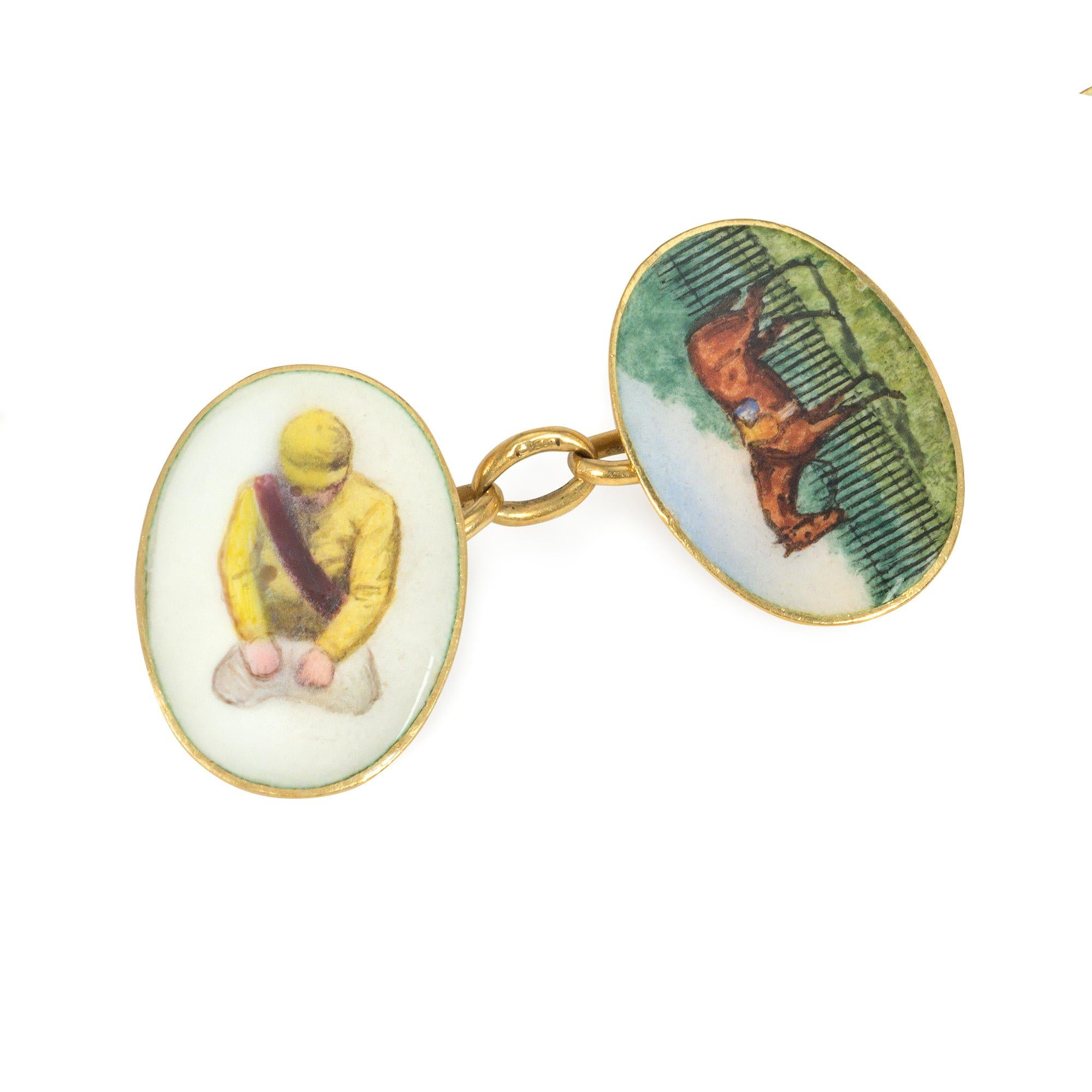 Antique Gold and Enamel Double Sided Cufflinks with Jockeys and Racehorses In Good Condition For Sale In New York, NY