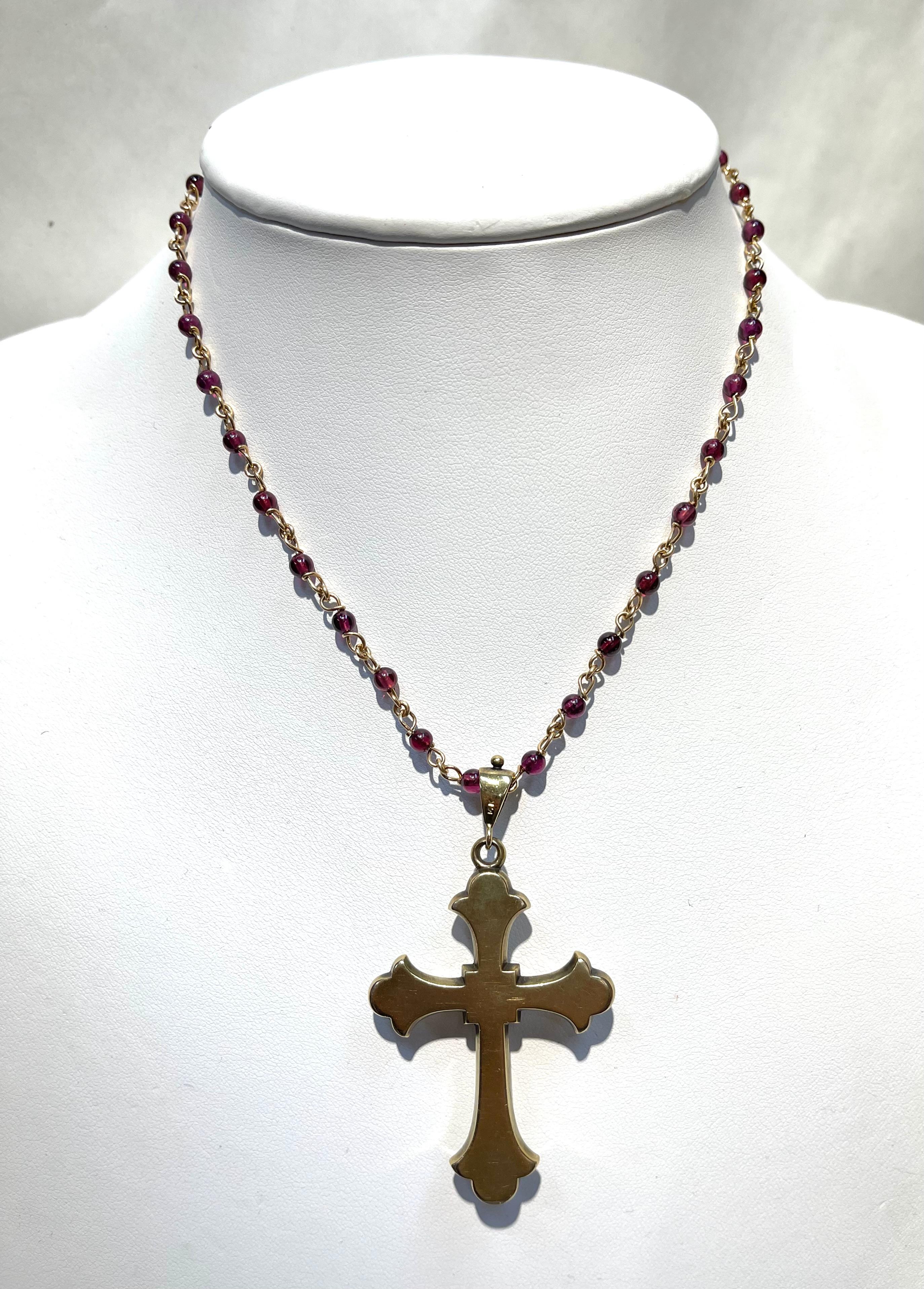Antique Gold and Garnet Vintage Statement Cross Pendant and Necklace In Excellent Condition For Sale In Montreal, QC