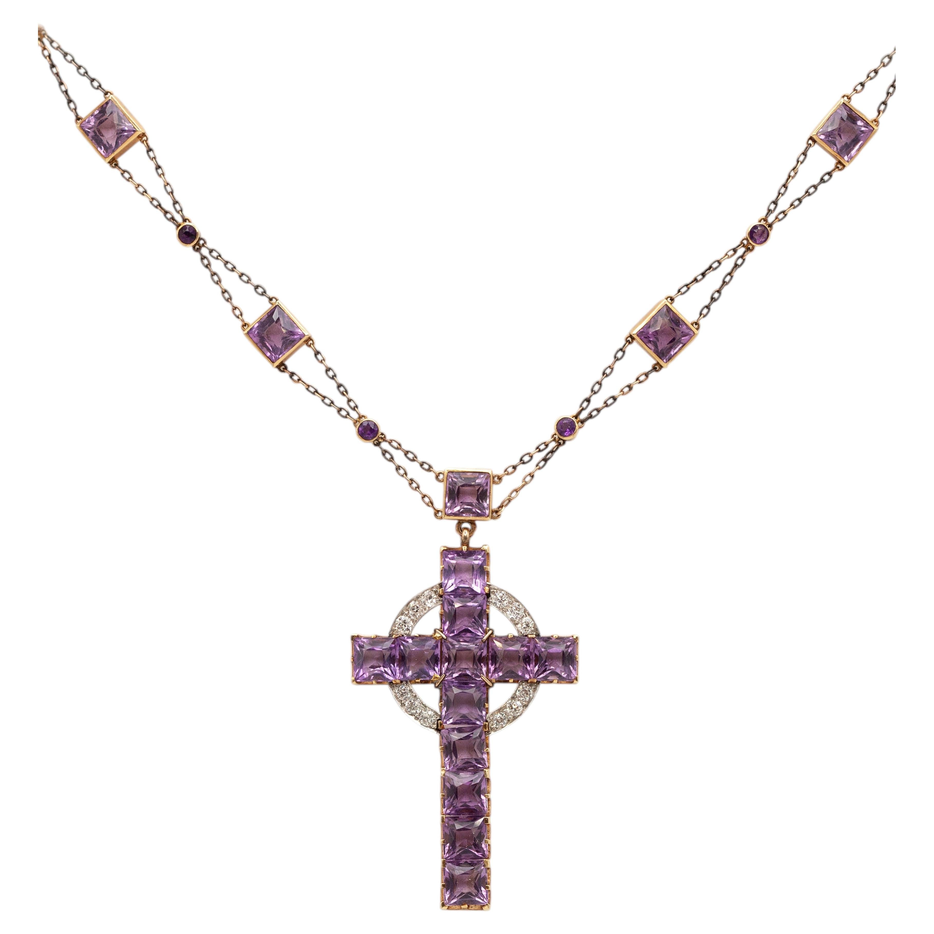 Collier croix en or antique et platine avec améthyste et diamant