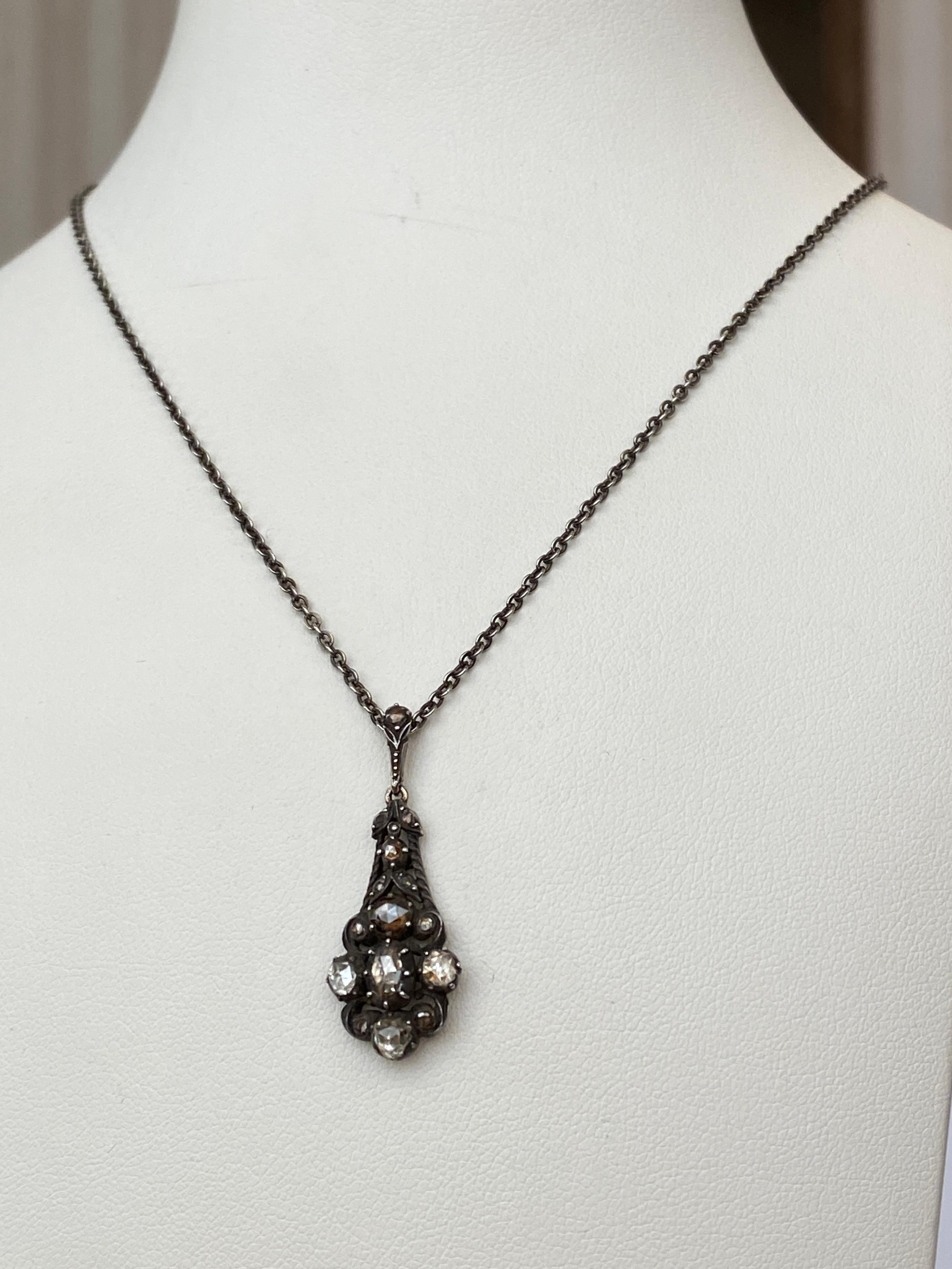 Antique gold and silver drop pendant necklace, rose cut diamonds In Good Condition For Sale In AMSTERDAM, NL