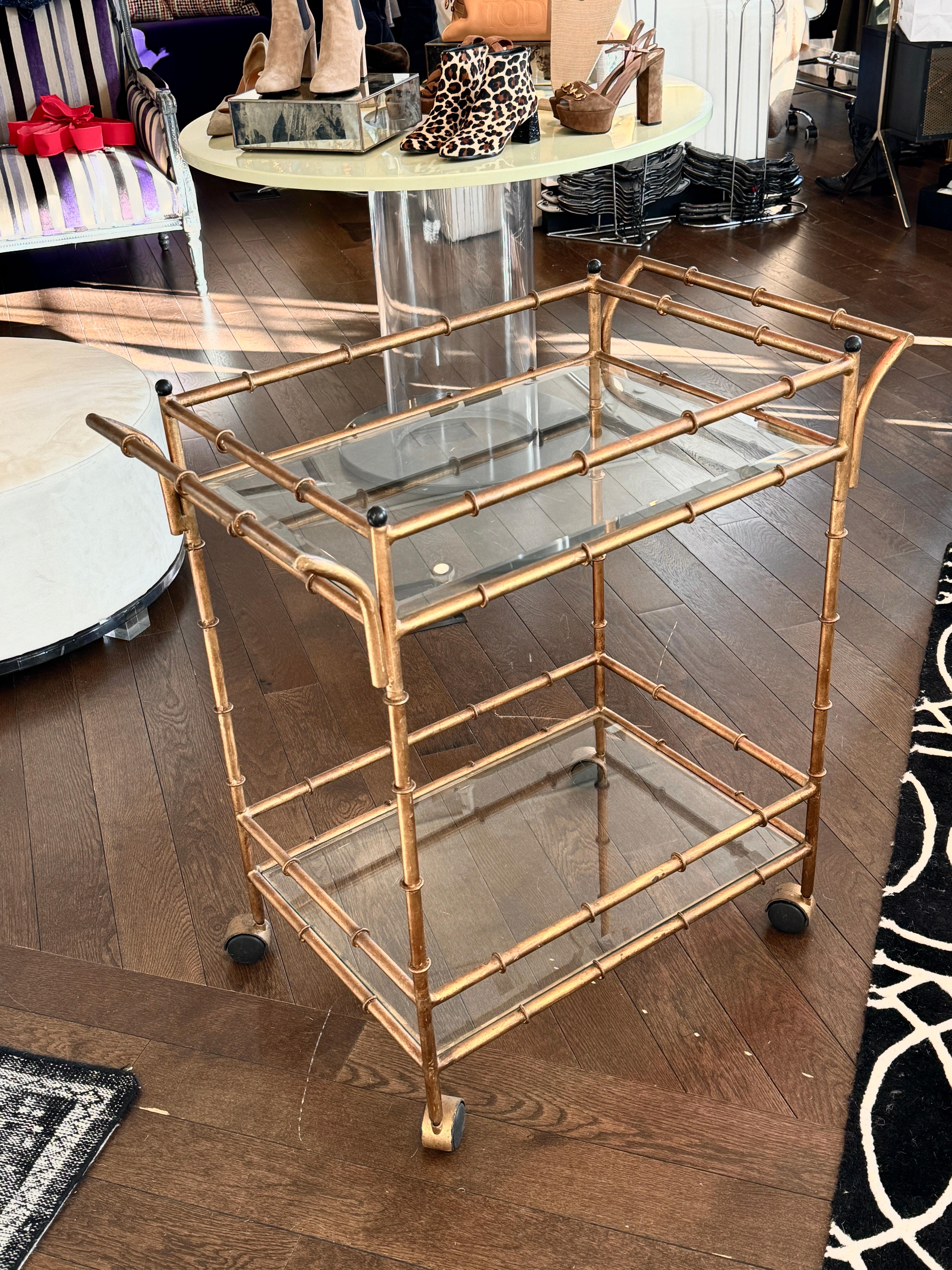 Antique gold Bamboo Bar Cart 

Some scratches on glass, see photos 

31.5