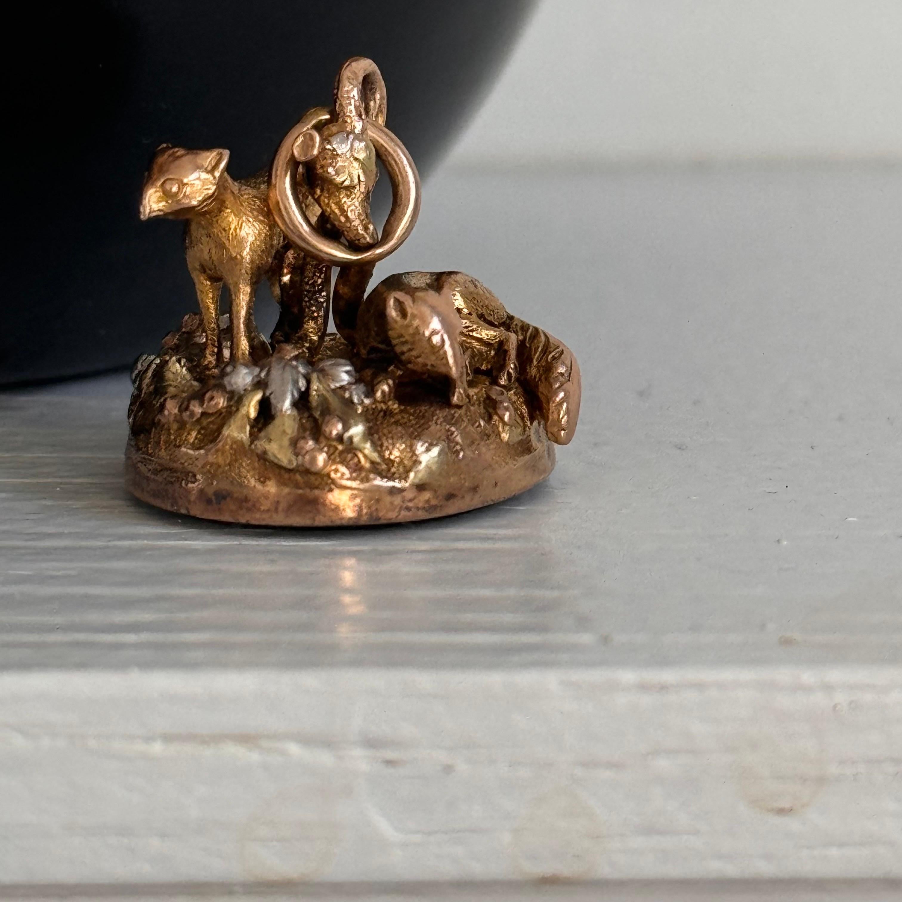 Antique 18kt Gold  Blood Stone Fox Watch Fob Pendant In Good Condition For Sale In Monroe Township, NJ