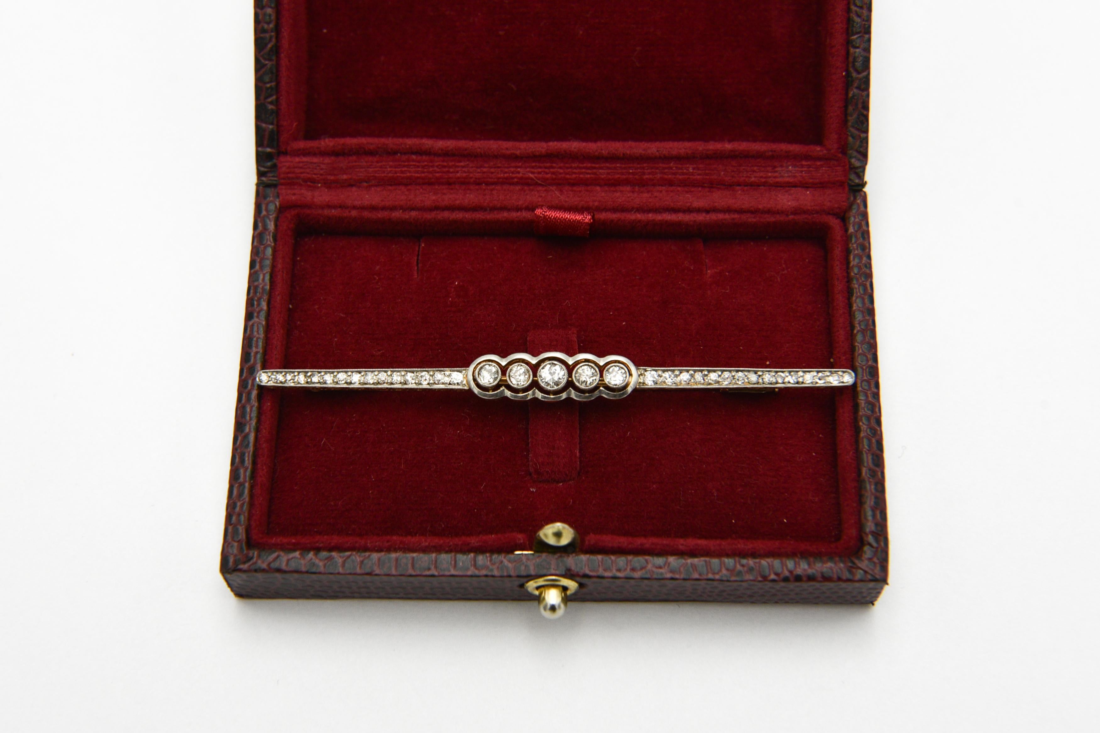 Antique gold brooch with diamonds, 1930s In Good Condition For Sale In Chorzów, PL