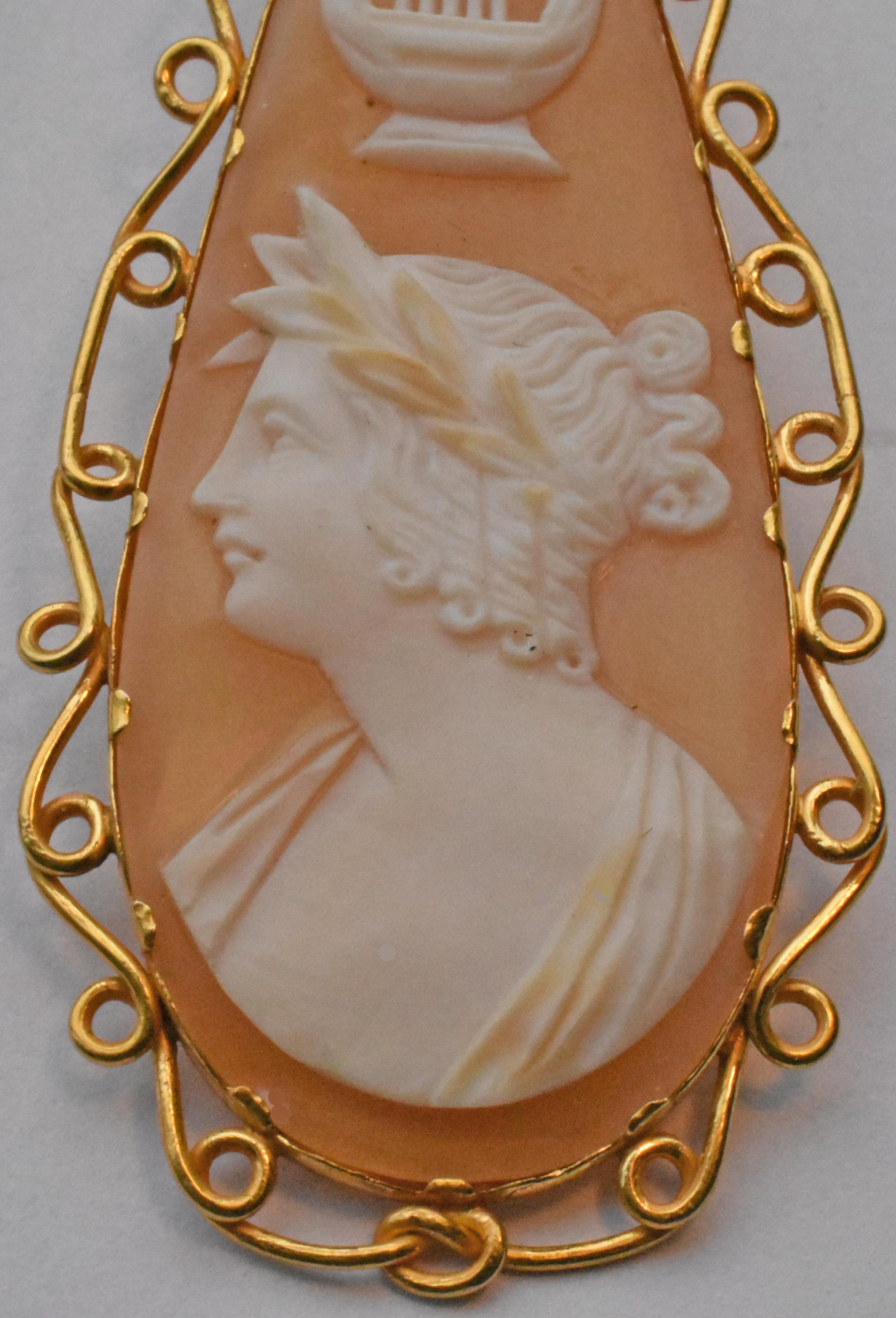 Antique Gold Cameo Shell Day Night Earrings of Apollo, c1850 In Excellent Condition In Baltimore, MD