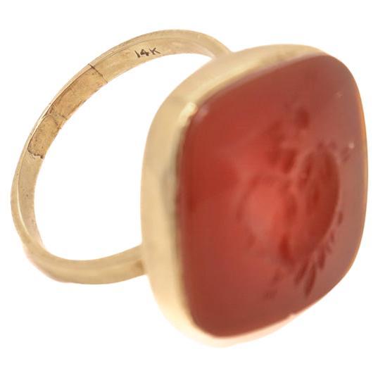 Antique Gold & Carved Carnelian Intaglio Signet Ring with an Ancient Roman Hero In Good Condition For Sale In Philadelphia, PA