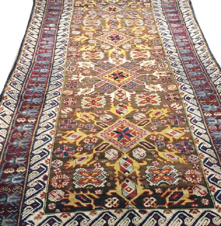 5'3 x 10'3. Un joli tapis ancien de Seychour à tissage plat du Caucase, datant de 1880. Sous-type de tapis Townes, les tapis anciens Seychour (également appelés Seichur et Zeychour) sont fabriqués dans la petite ville de Yukhari-Zeykhur, en