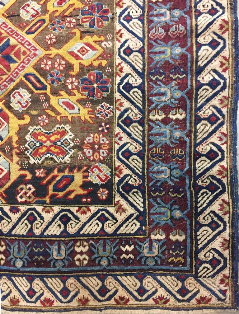 Tapis Seychour caucasien Antique Gold, 5'3 x 10'3 Bon état - En vente à New York, NY