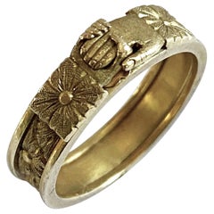 Antique Gold Clasping Hands Love Marriage Ring