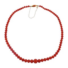 Collier de perles de corail en or antique