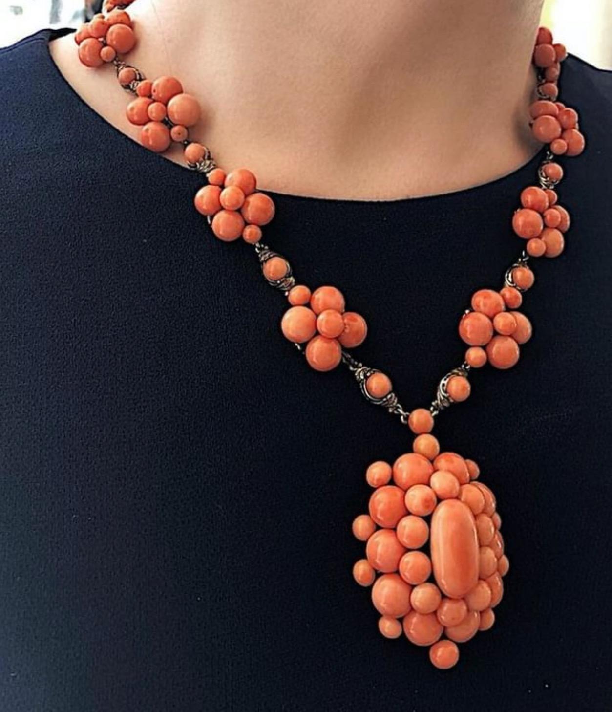 Antike Gold Korallen Perle Anhänger Halskette im Zustand „Gut“ im Angebot in New York, NY