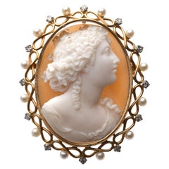 Antique Gold Diamond and Agate Cameo Brooch/Pendant