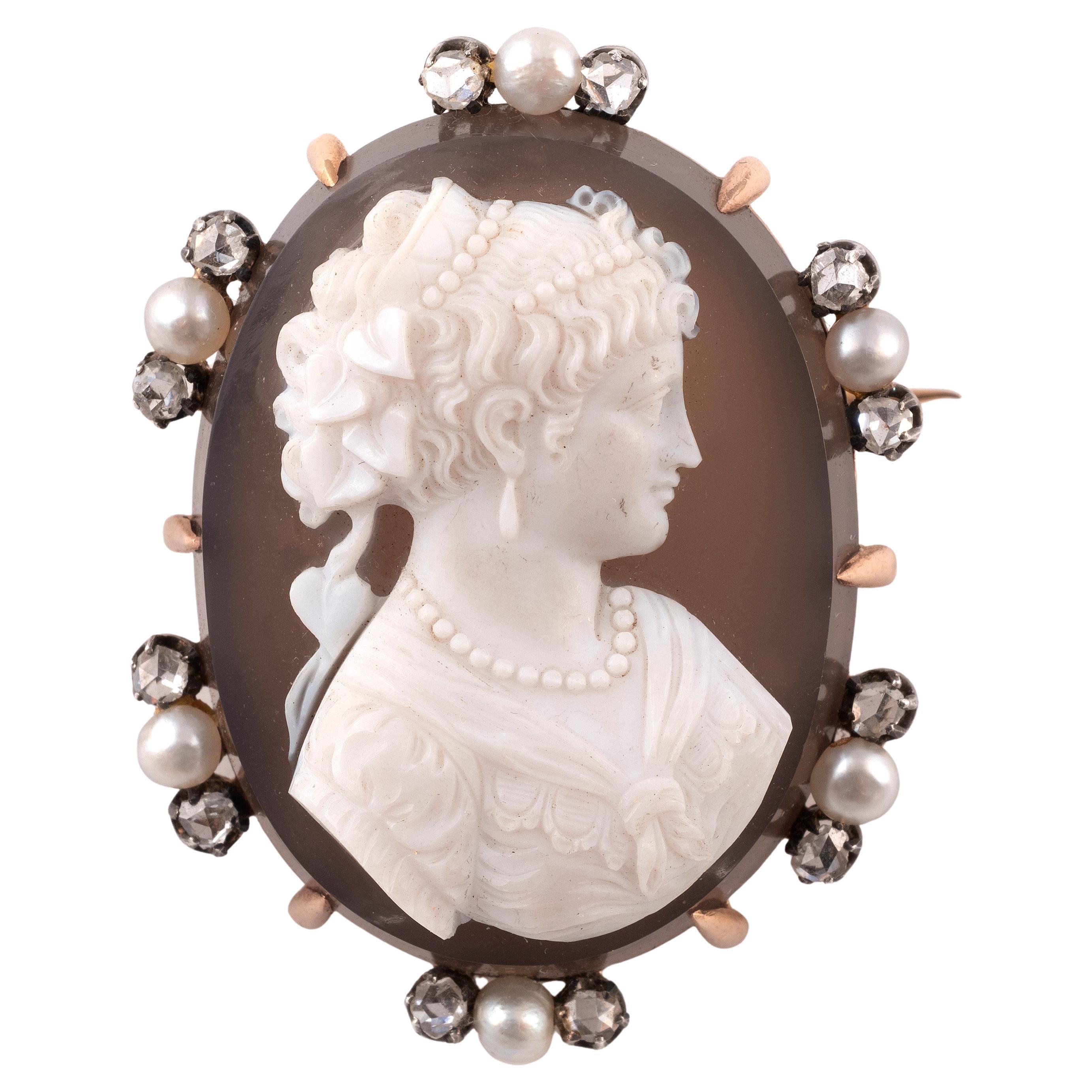 Victorian Antique Two-tone Agate Cameo in 18kt Gold Surrounded by Diamonds and Pearls For Sale