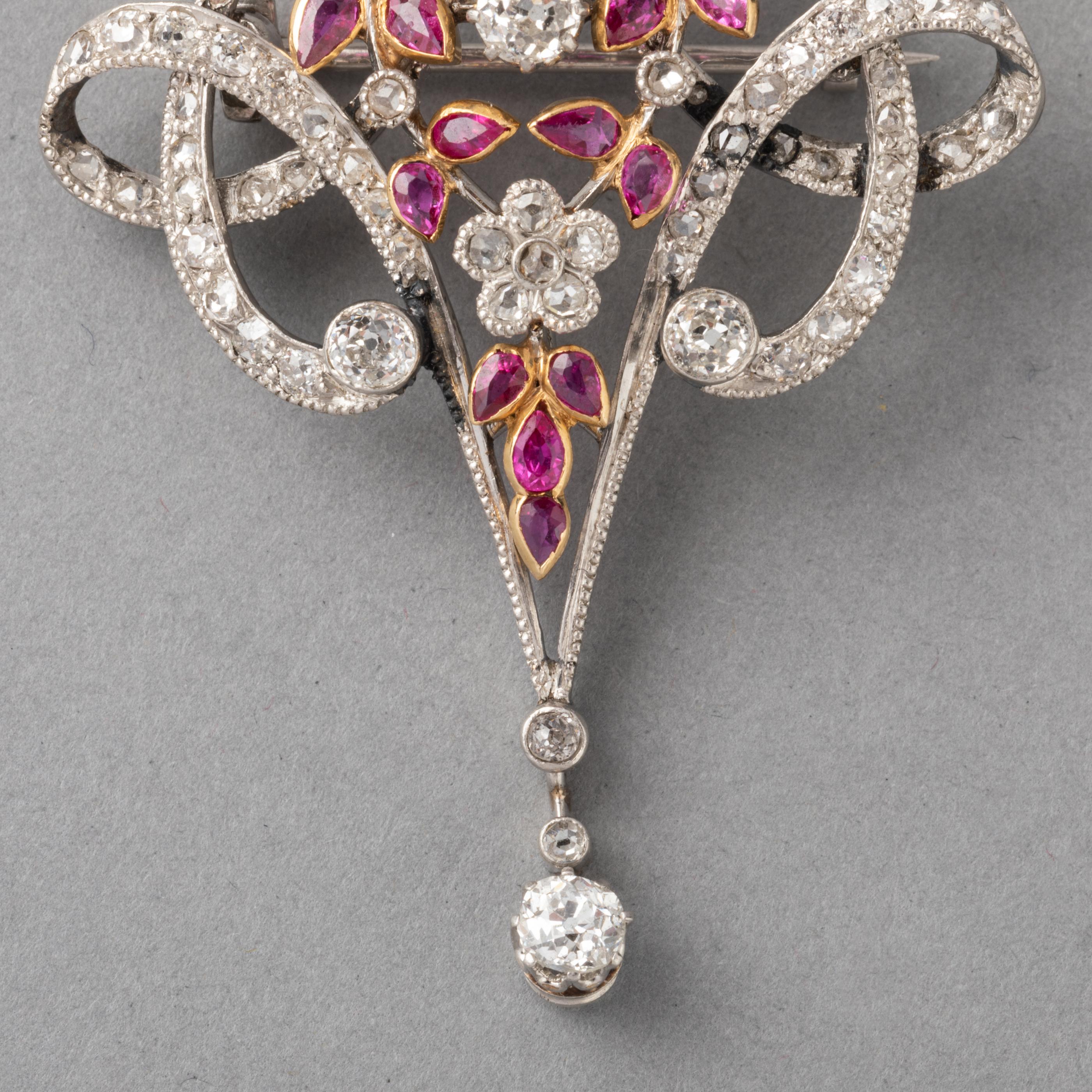 Belle Époque Antique Gold Diamonds and Rubies Pendant Necklace