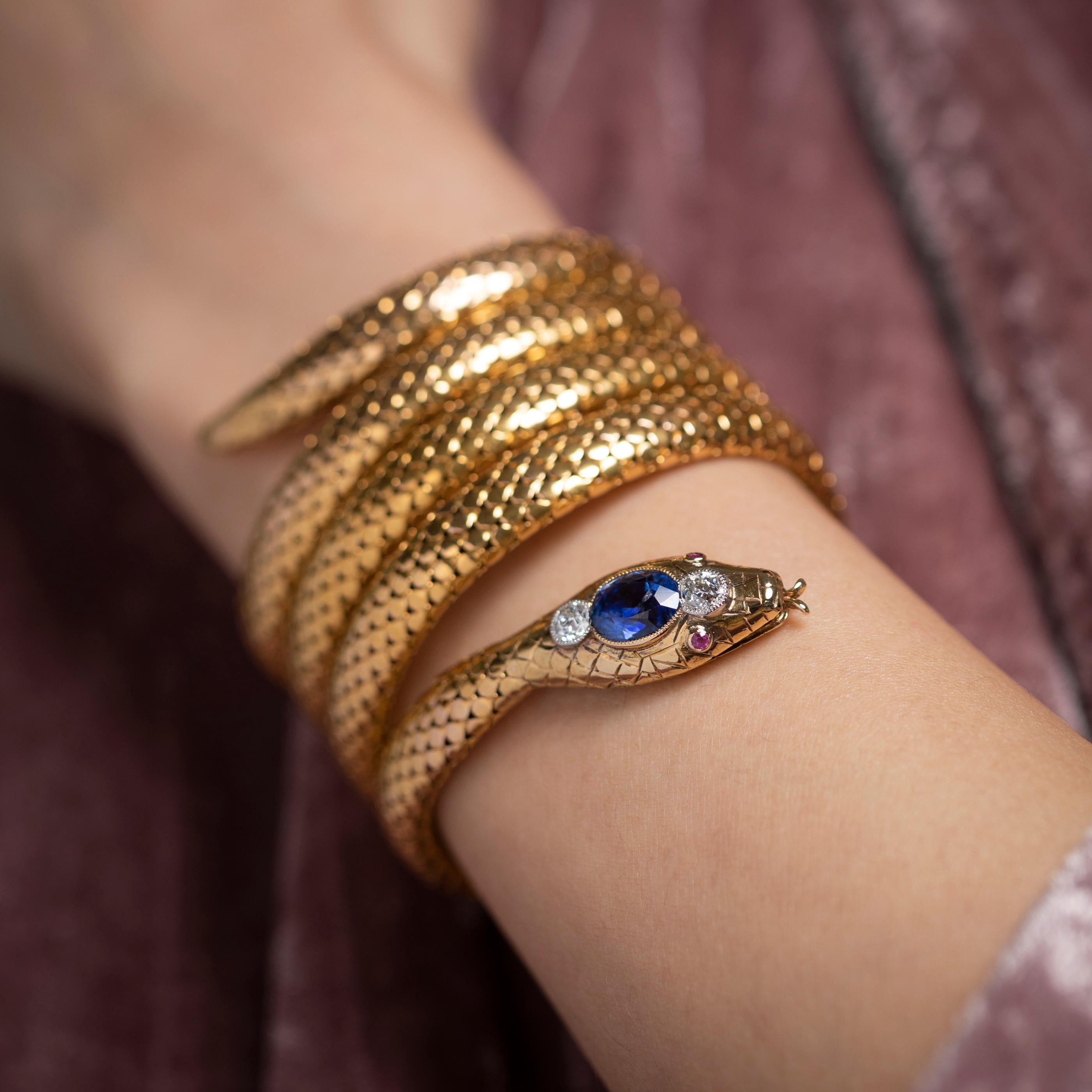 Antique Gold Diamonds and Sapphire French Snake Bracelet In Good Condition For Sale In Saint-Ouen, FR